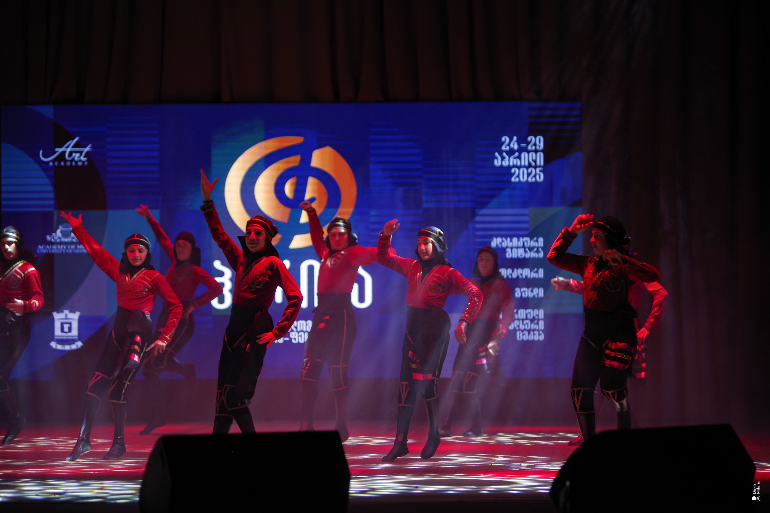 Танцы в Хоби. Портретный фотограф Денис Милютин