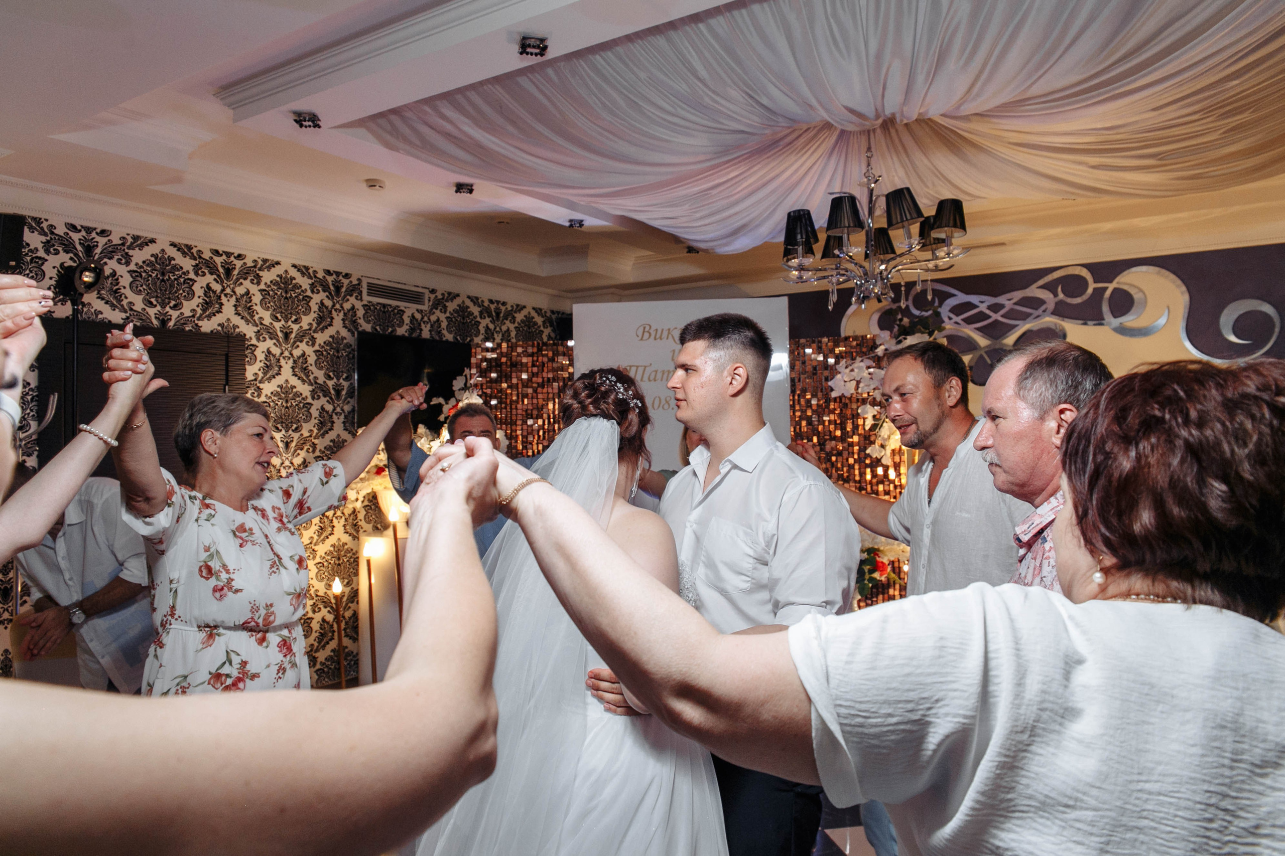 Татьяна и Виктор: настоящая русская свадьба. Событийный фотограф Максим Бескоровайновнов