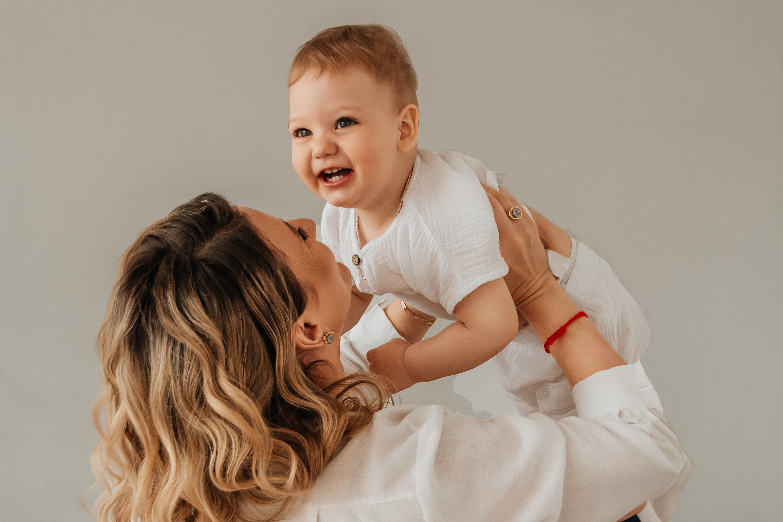 Фотосессия годика минимализм. Семейный и детский фотограф Кущ Наташа