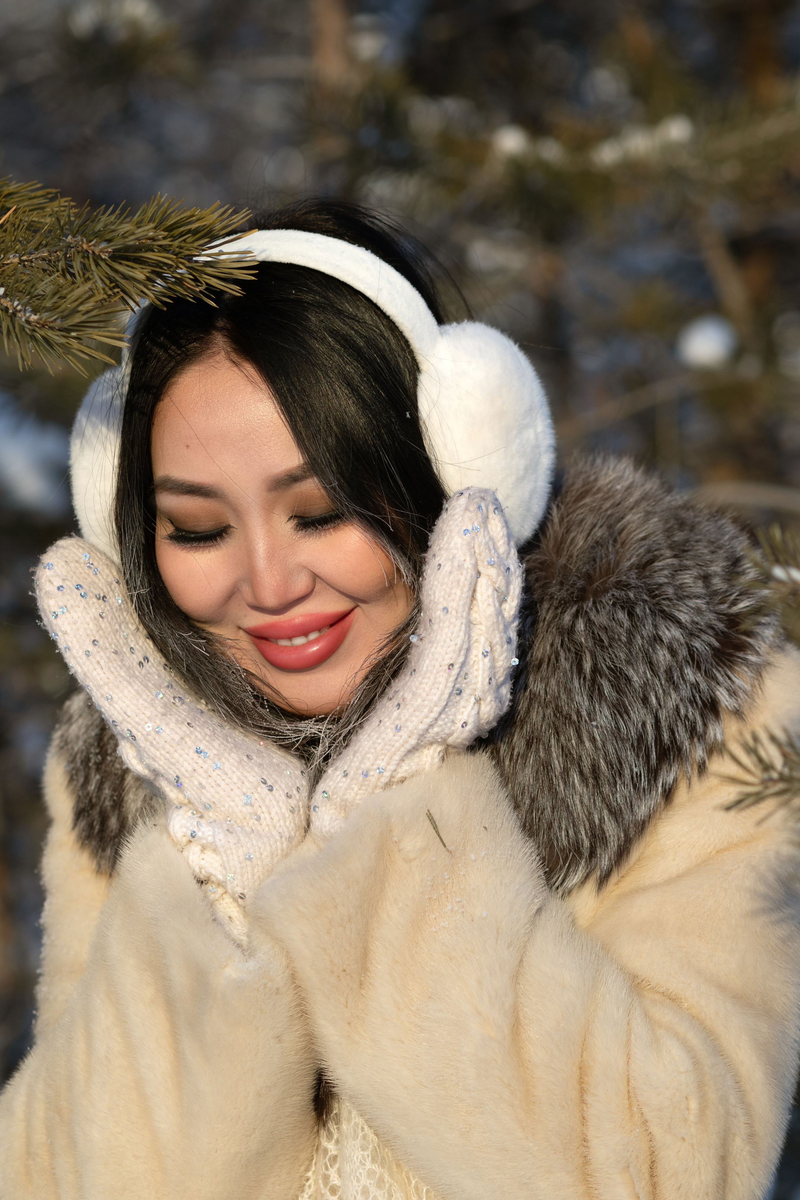 Зимняя фотосессия, фотосессия в лесу. Фотограф Якутск Зоя Николаева