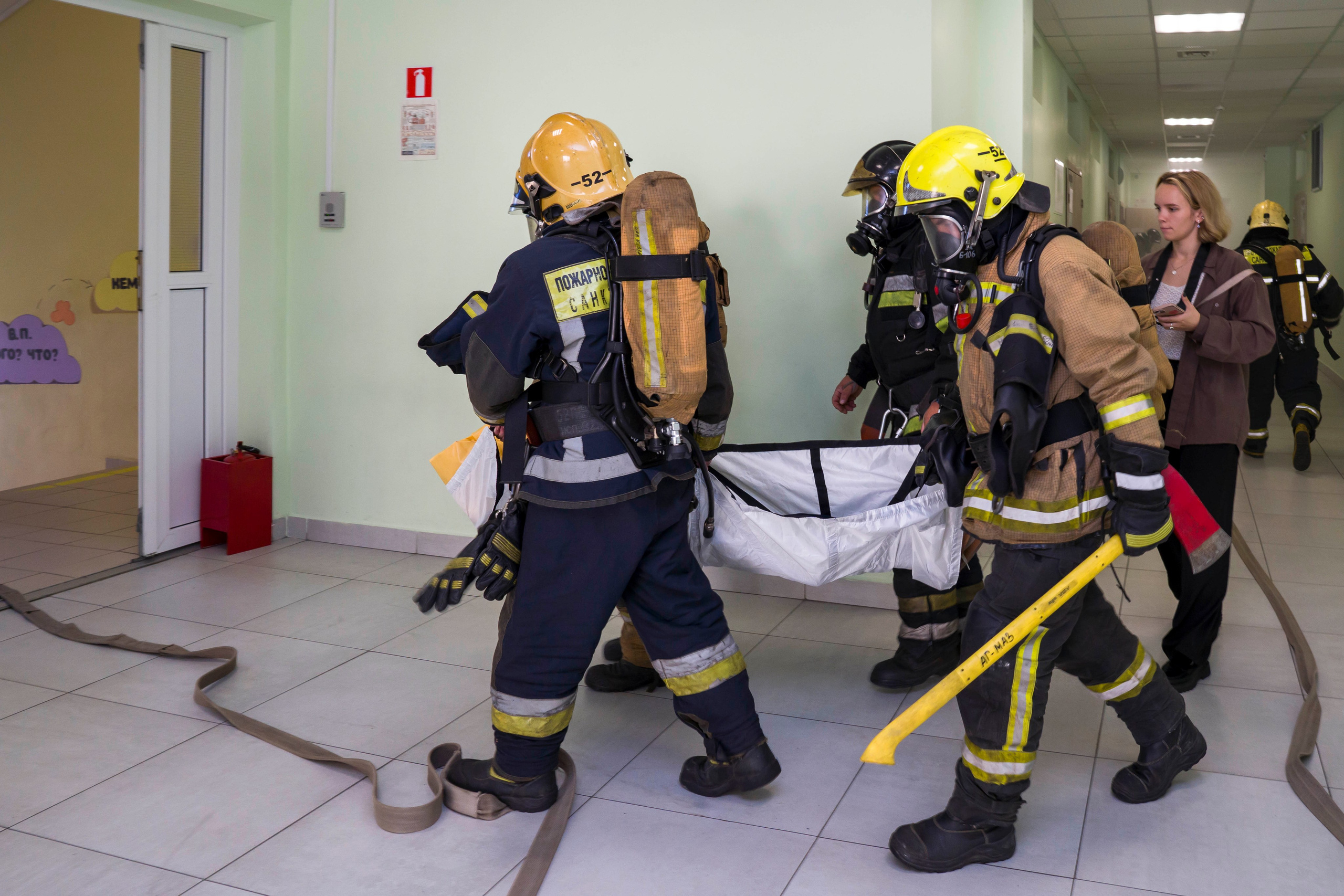 МЧС тренировка эвакуации в школе. Фотограф в Санкт-Петербурге. Репортажная и все съёмки для бизнеса