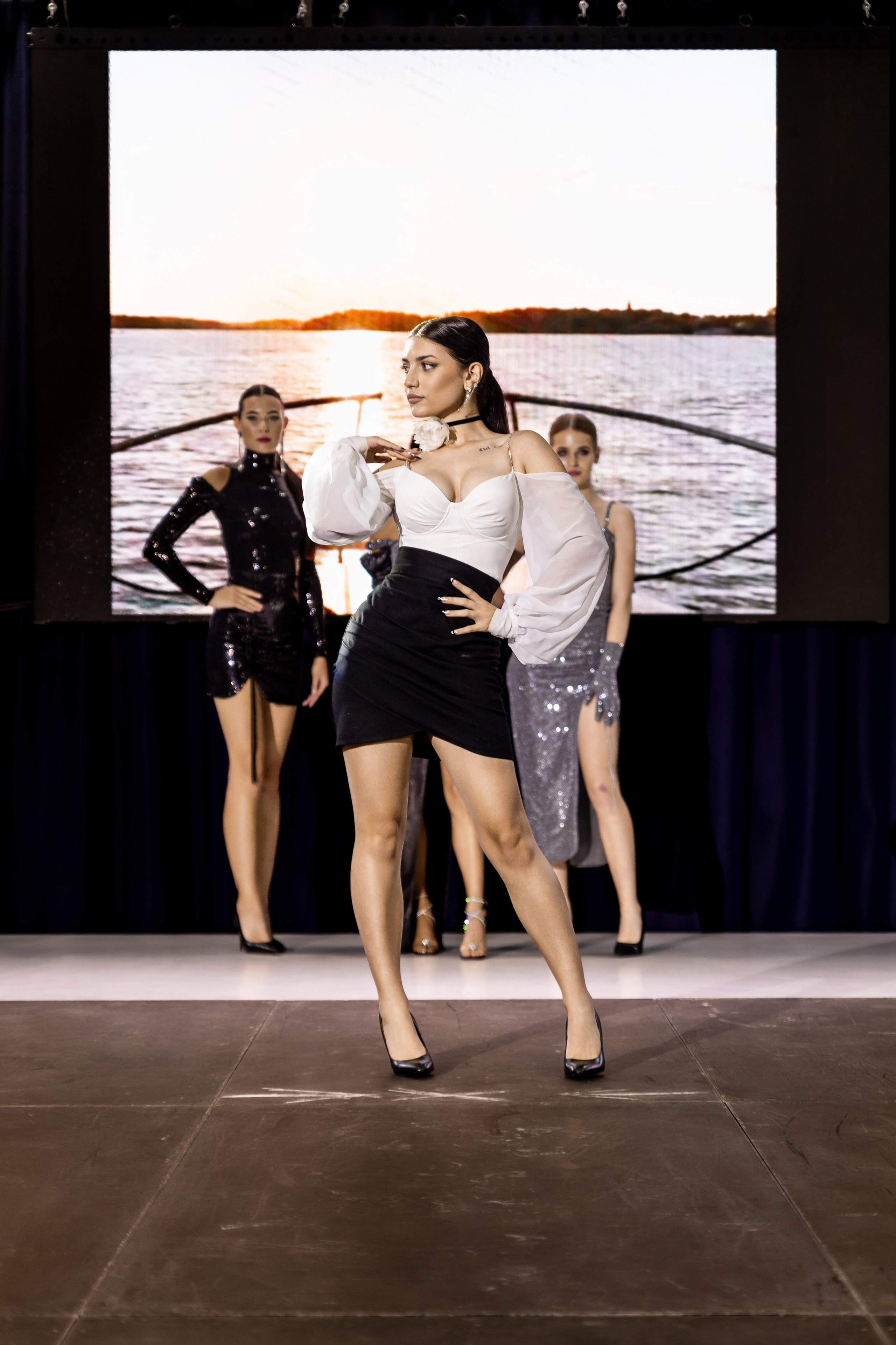 Модное шоу «Fashion V»