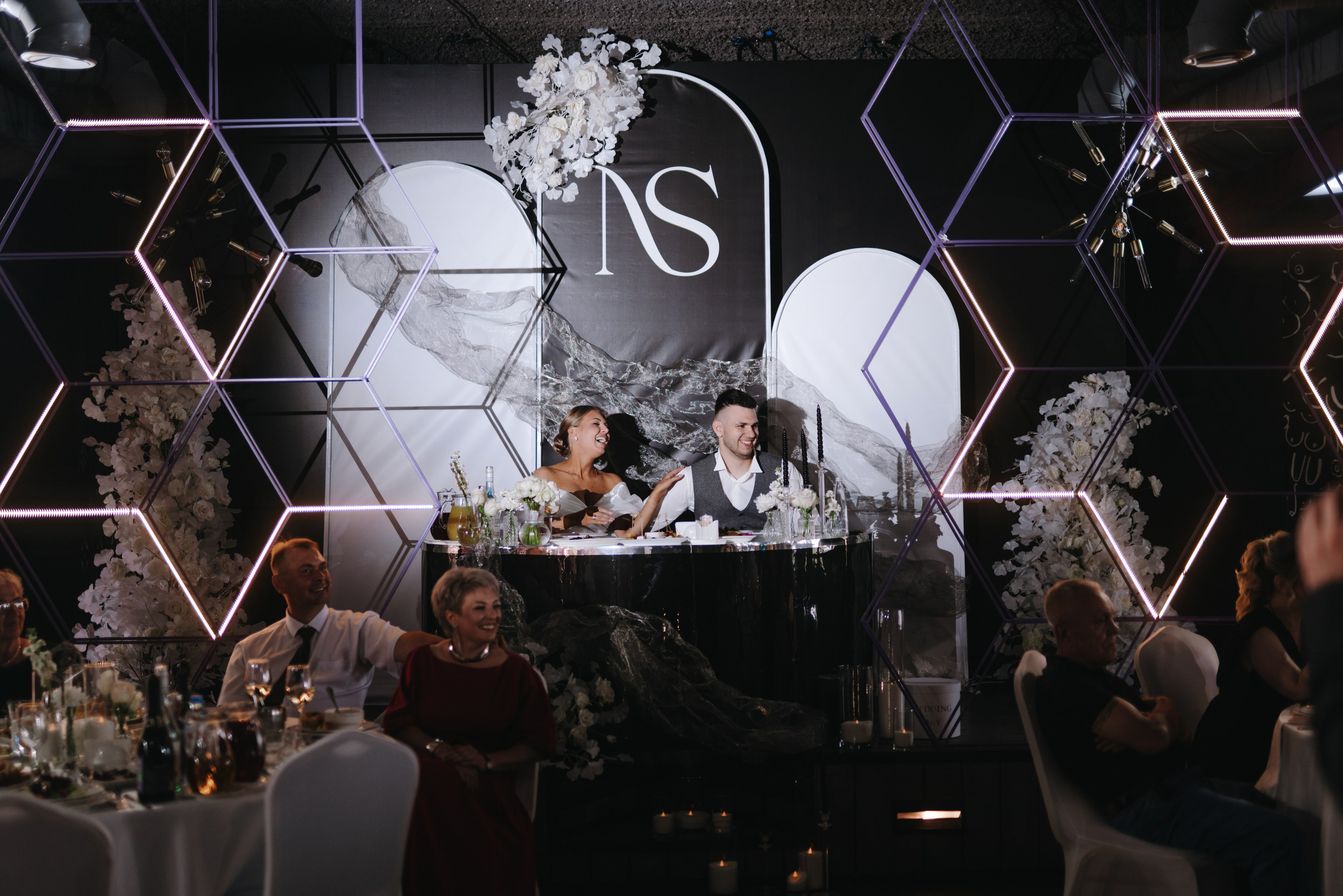 ВЕДУЩИЙ АНДРЕЙ ОГНЕВ, ВИДЕОГРАФ ЭМИЛЬ ВАГАПОВ, БАНКЕТНЫЙ ЗАЛ ВЫСОТА