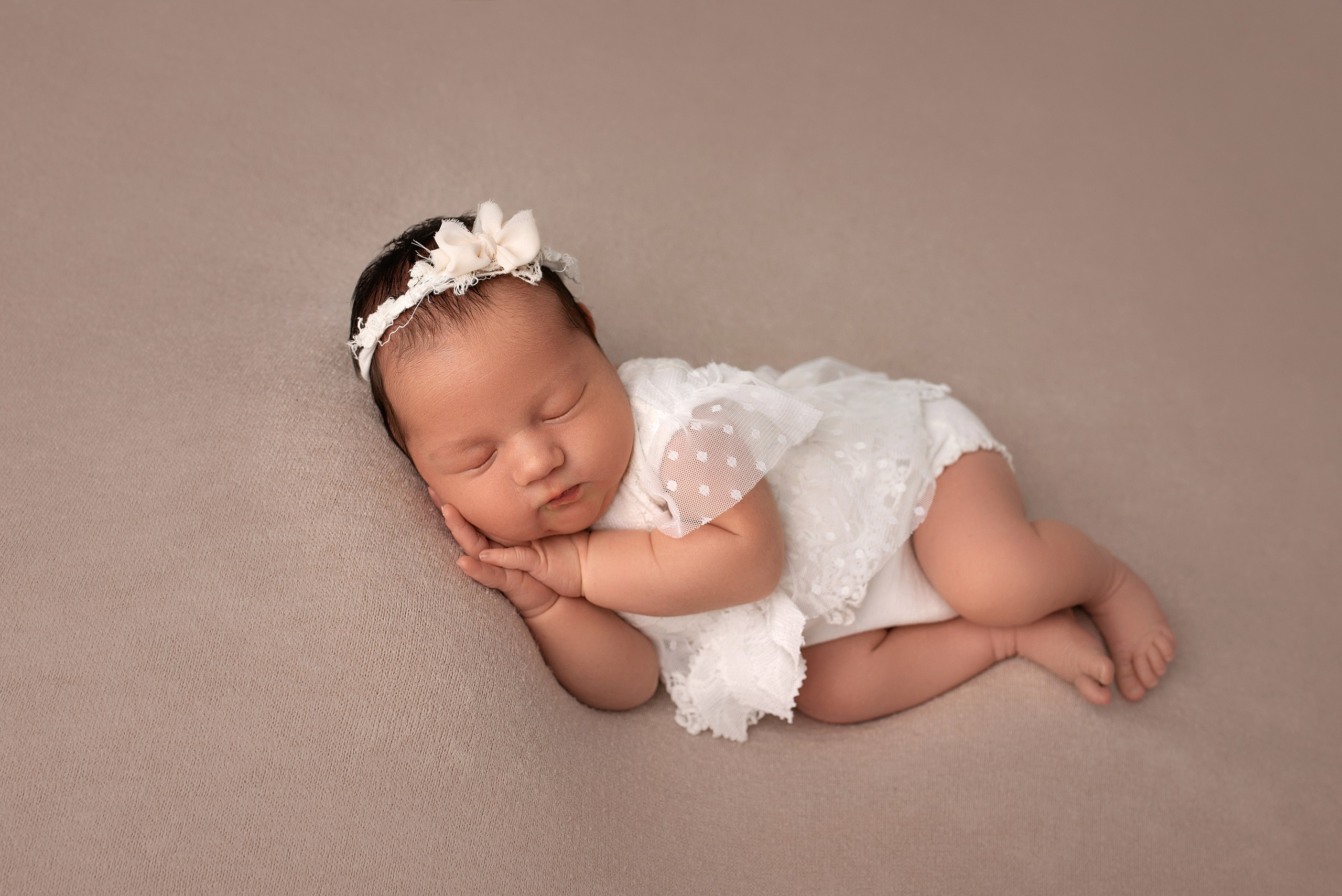 Новорождённые девочки. Детский фотограф новорождённых в Минске Боровик Екатерина