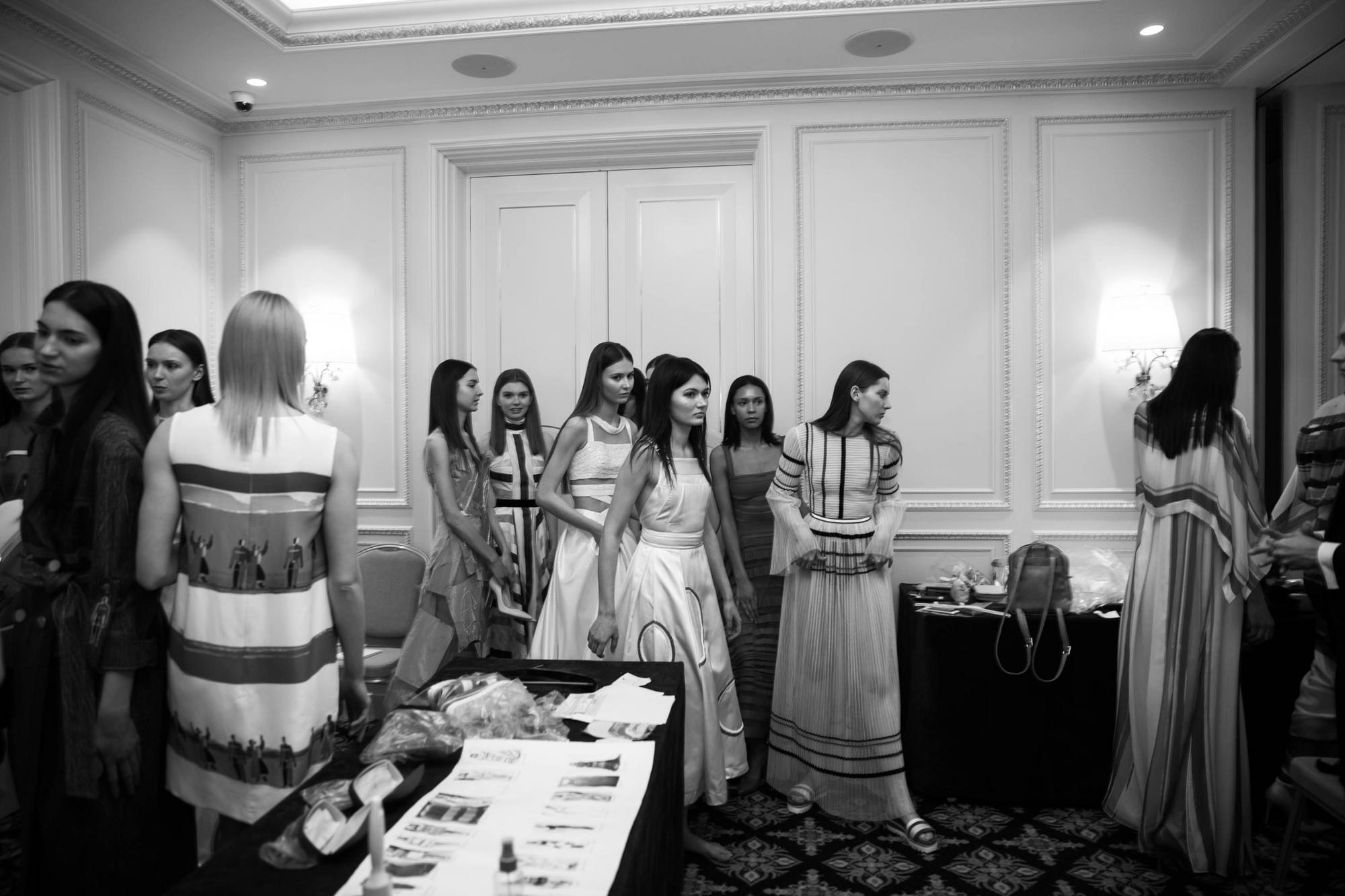 ВАЛЕНТИН ЮДАШКИН. Prêt-a-porter SS2018 SUPREMUS. Backstage. Свадебный фотограф в Санкт‑Петербурге Елена Пчельникова