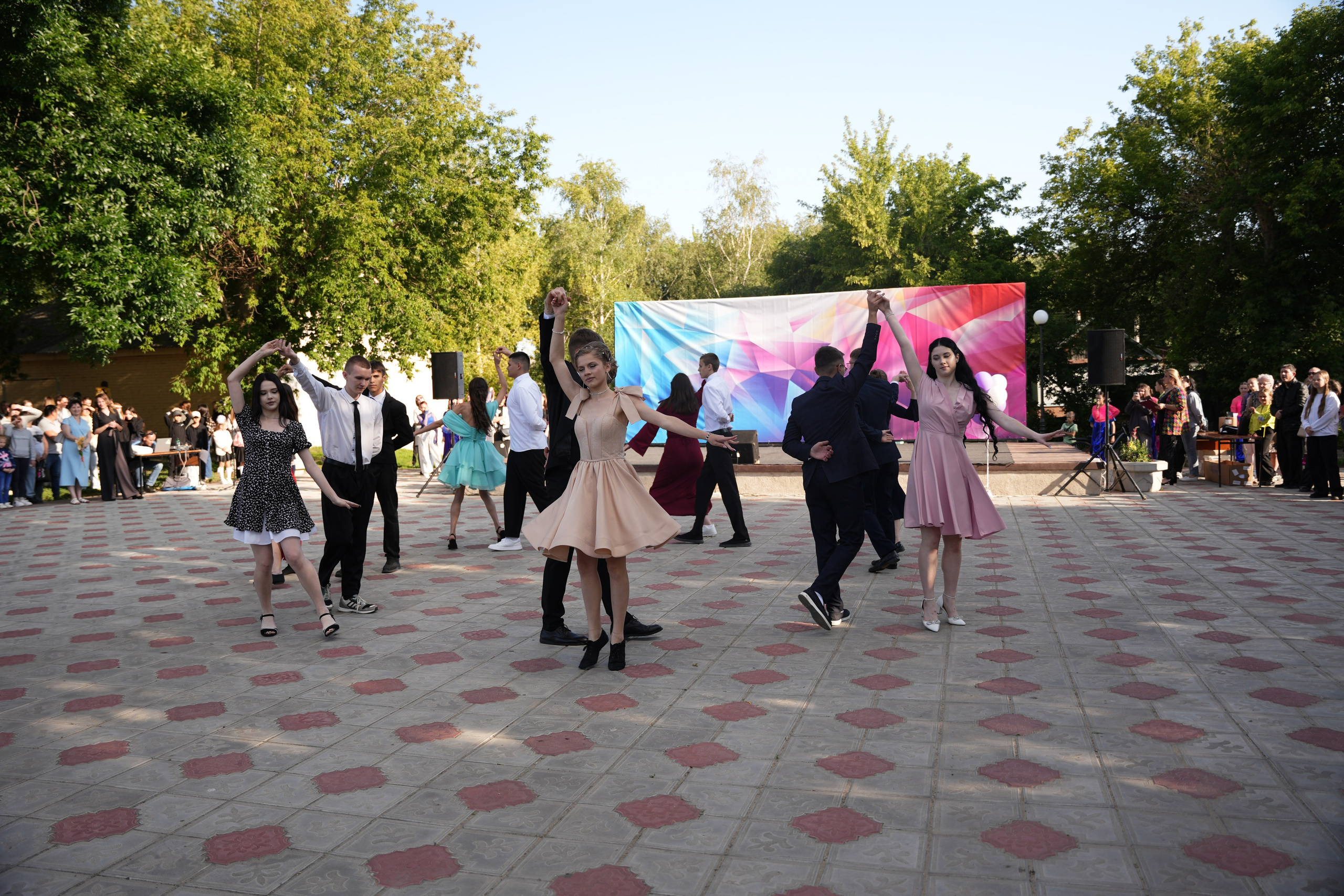 Выпускной в парке. Ольга Плаксина фотограф в Саратове