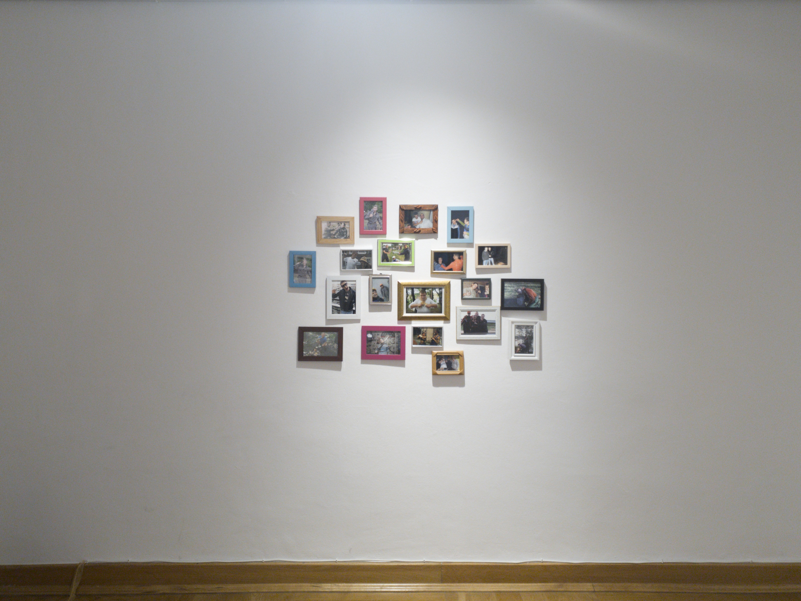 Installation views. Künstler Verstecktoff