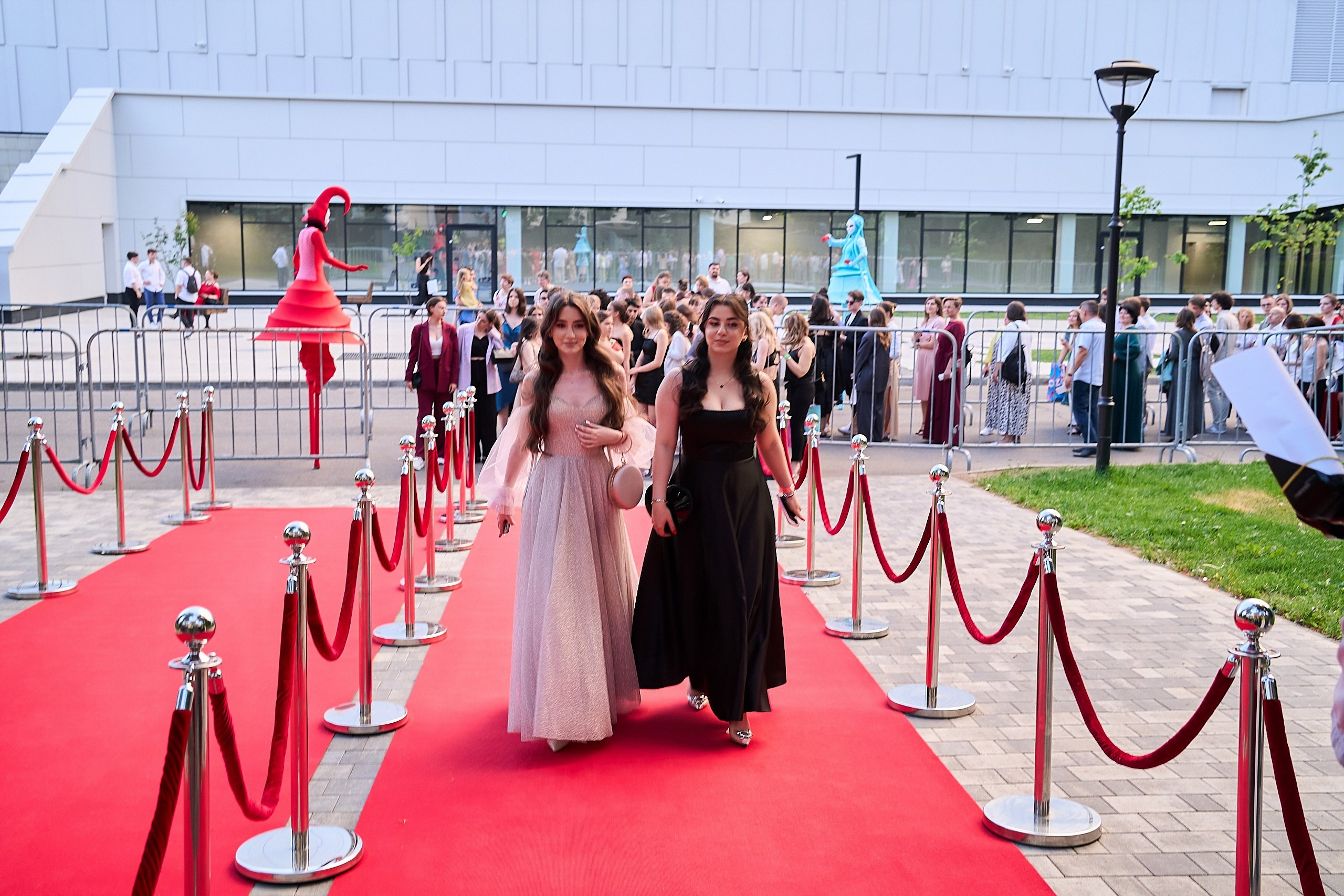 Выпускной 2024 концертный зал Академия ВТБ. Фотограф и Видеограф в Москве. Олег Корушев