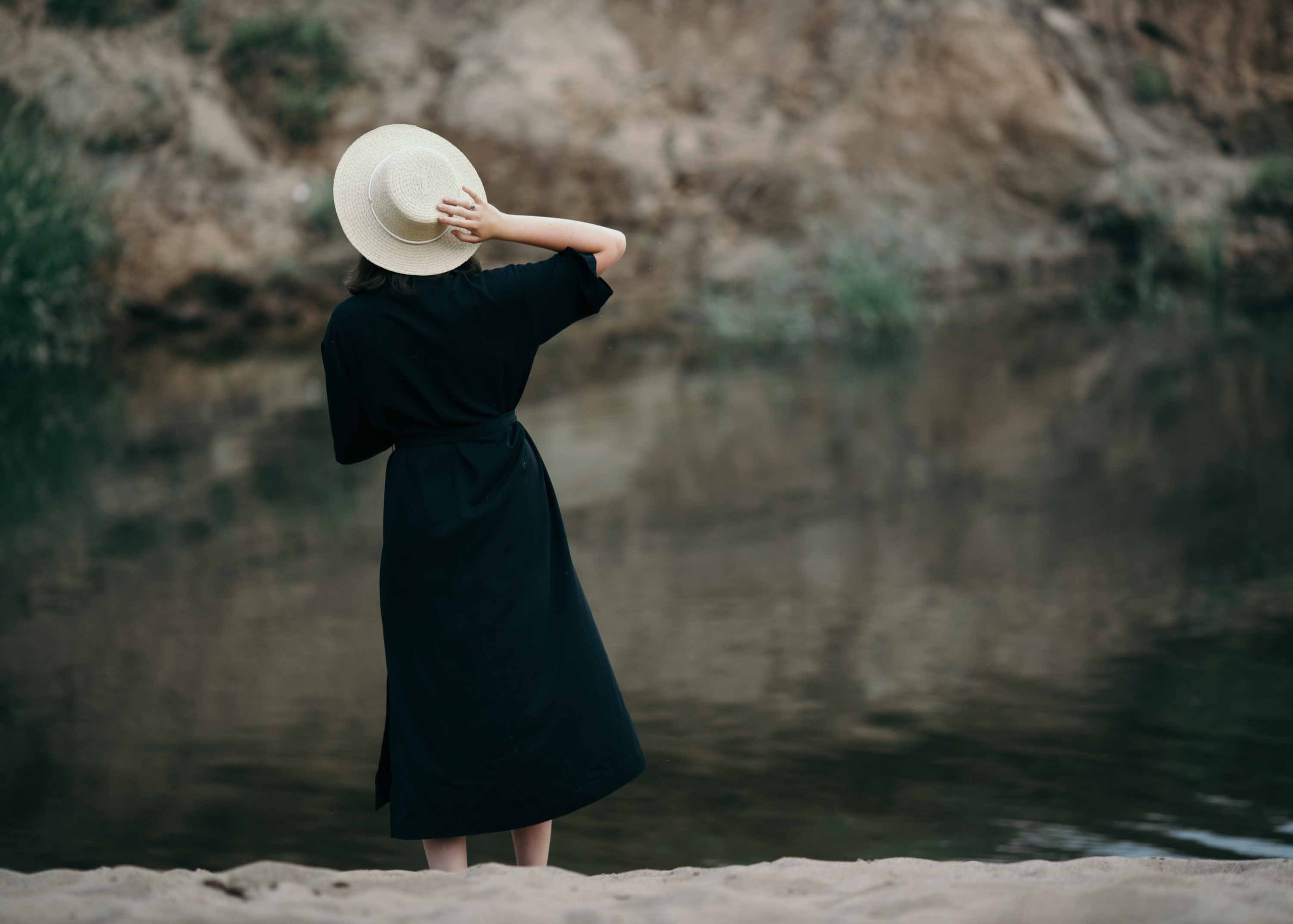 Портрет в шляпе. Наталия Клевинскас портретный фотограф в Костроме