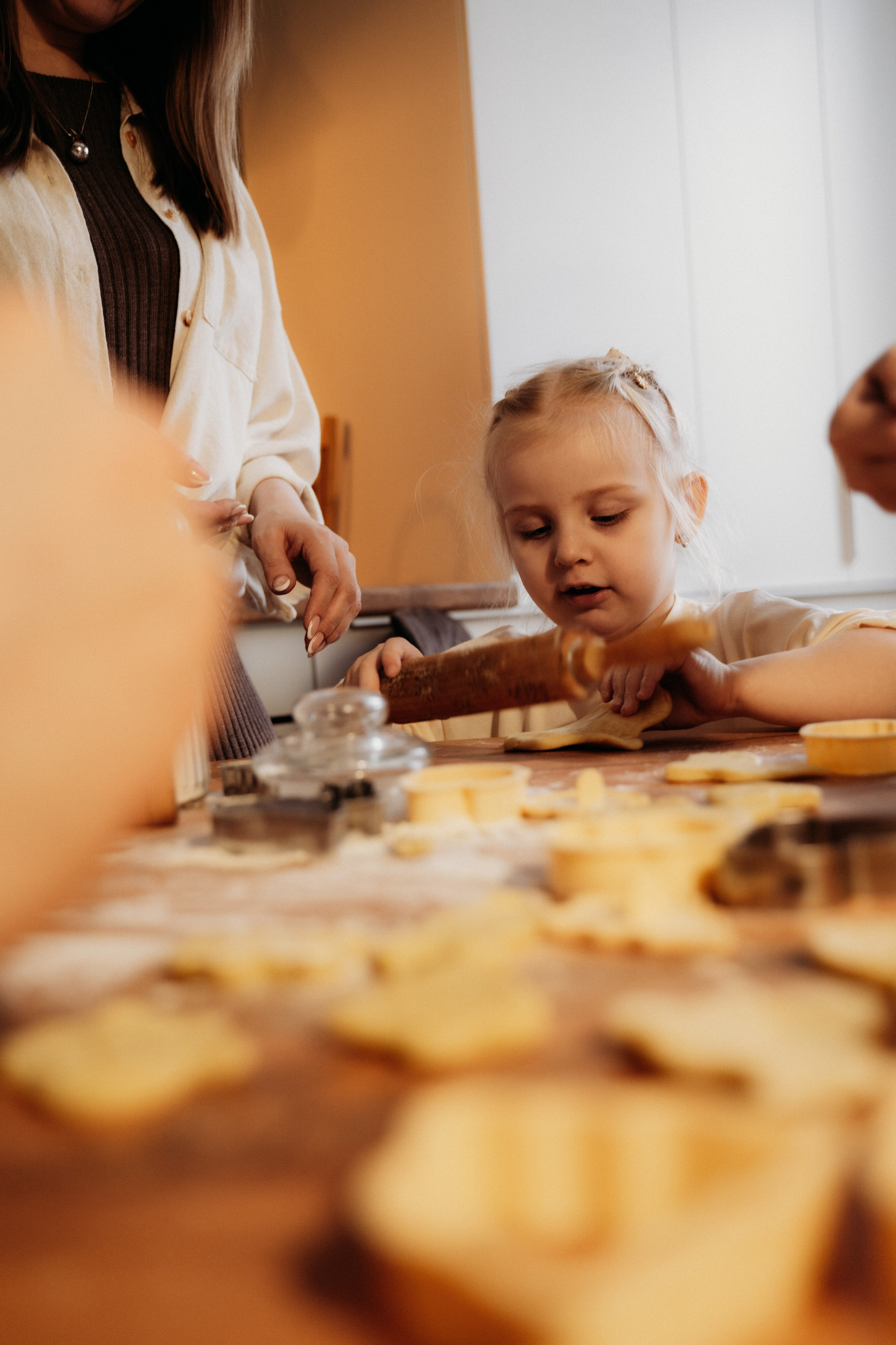 Семья на кухне