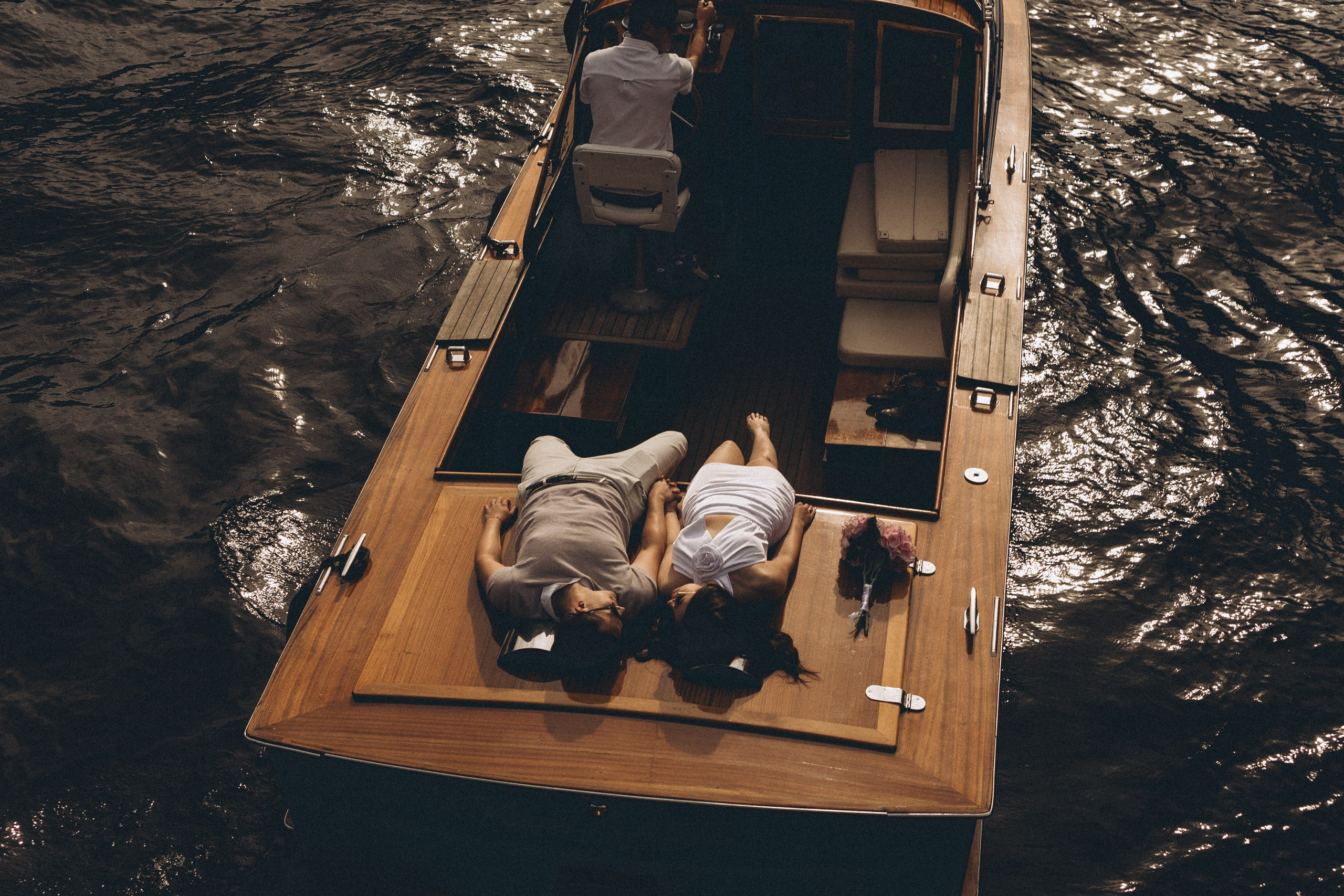 СВАДЕНБНАЯ СЬЕМКА НА КАТЕРЕ ПО КАНАЛАМ САНКТ-ПЕТЕРБУРГА И В АКВАТОРИИ НЕВЫ. Профессиональный фотограф, Санкт-Петербург — Виктория Богомолова
