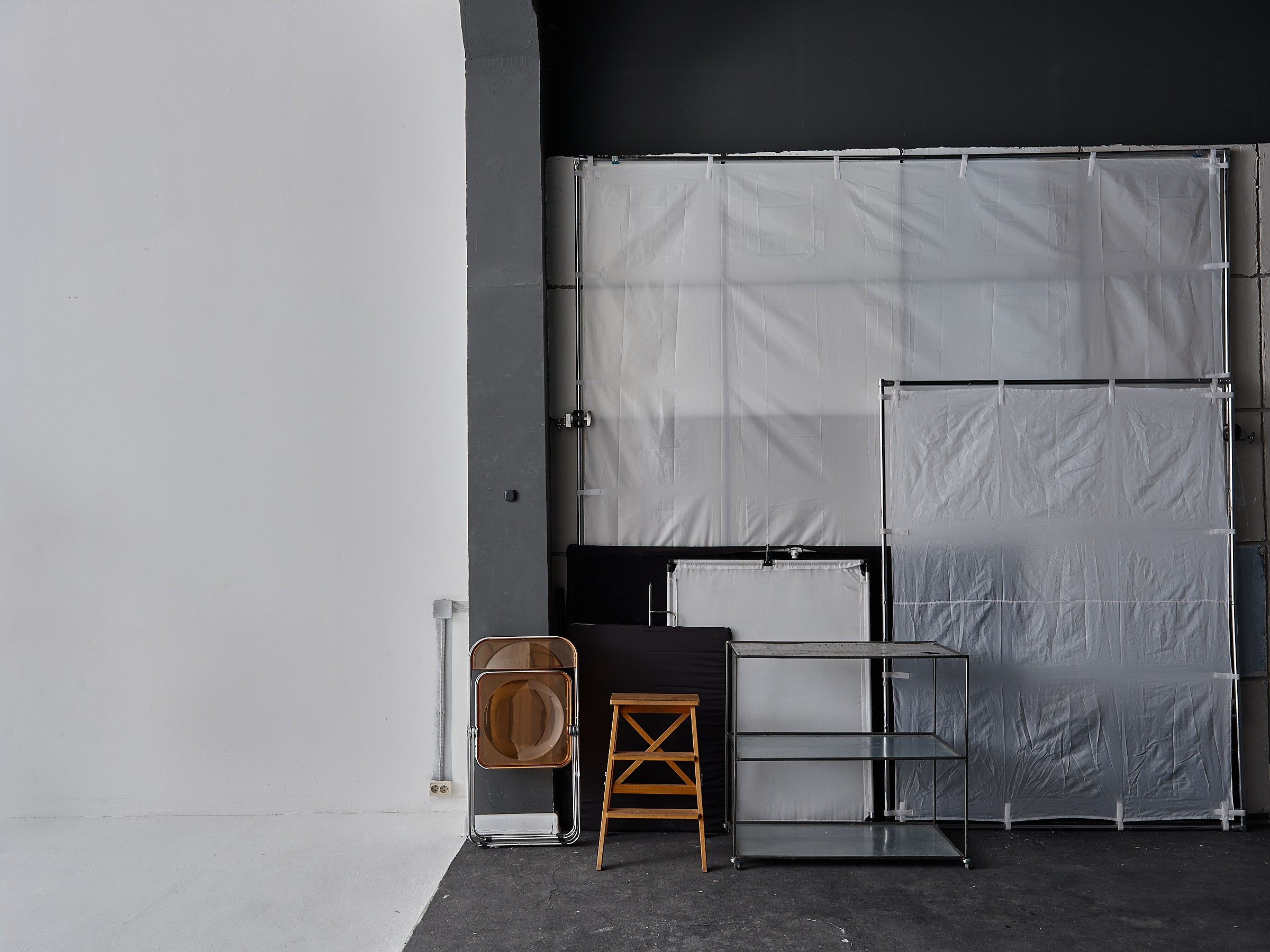 Фотостудия с циклорамой в Барнауле. MN Studio