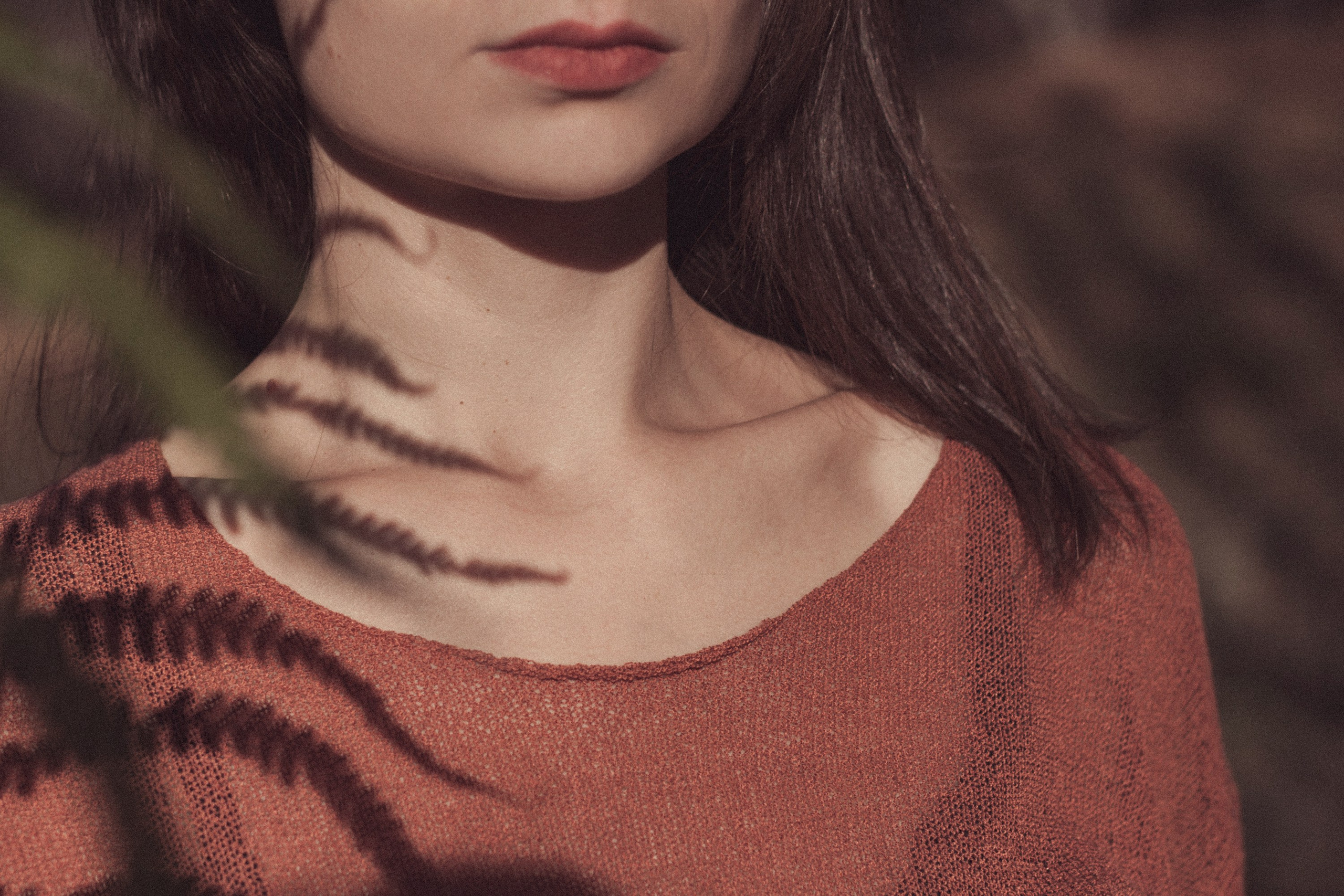 Ксения и папоротник / Ак-Кайын. Фотограф Наталья Гончарова. Снимаю живые портреты в Алматы