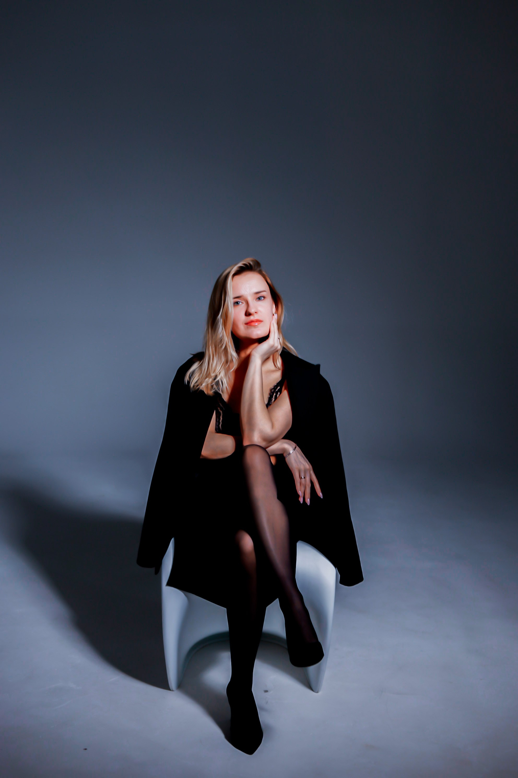 Фотосессия в студии Валерия. Женский фотограф в Орске Новотроицке Динара Долганова