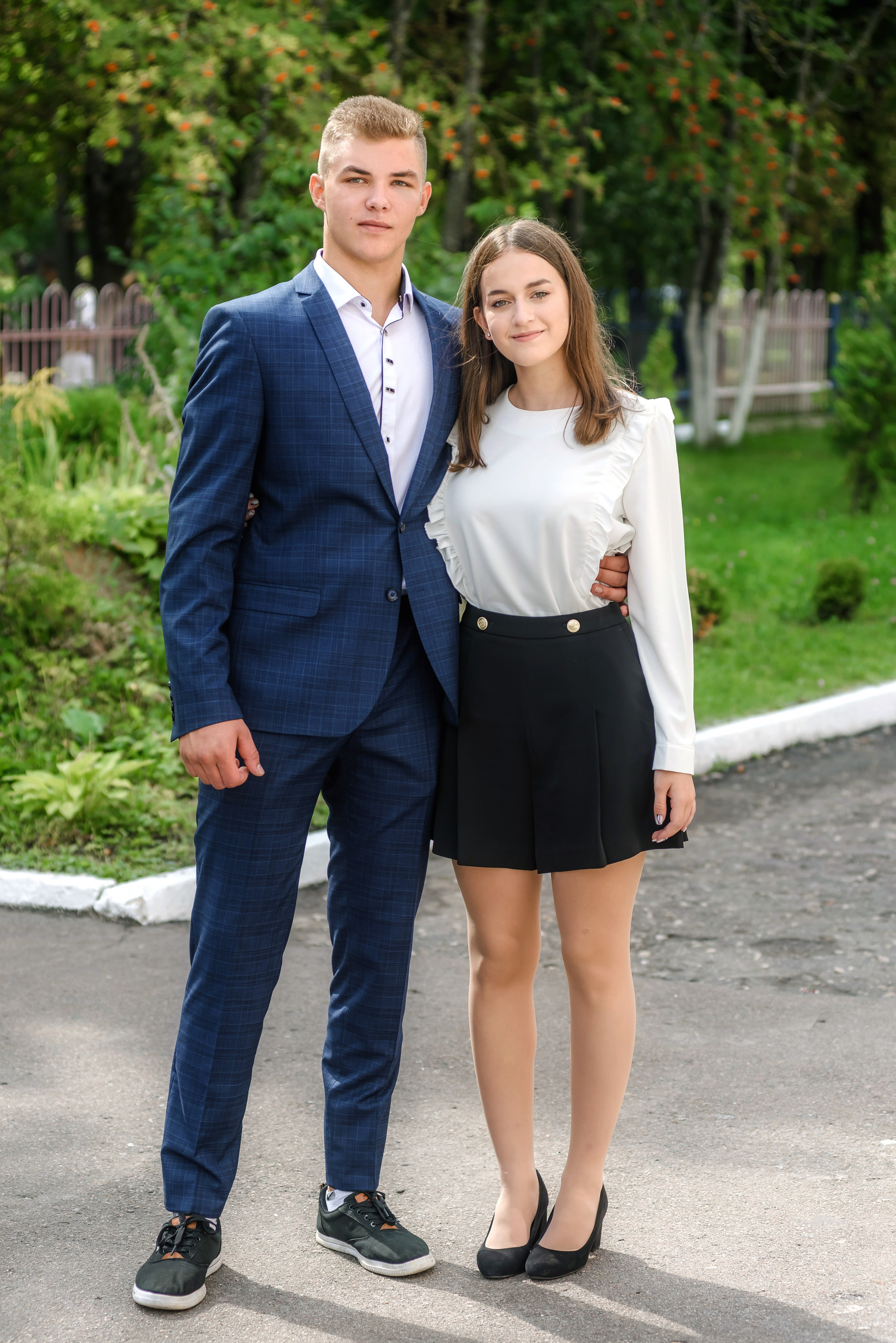 Линейка 11-е классы 2023. Фотограф Галина Лисанова, г. Брянск