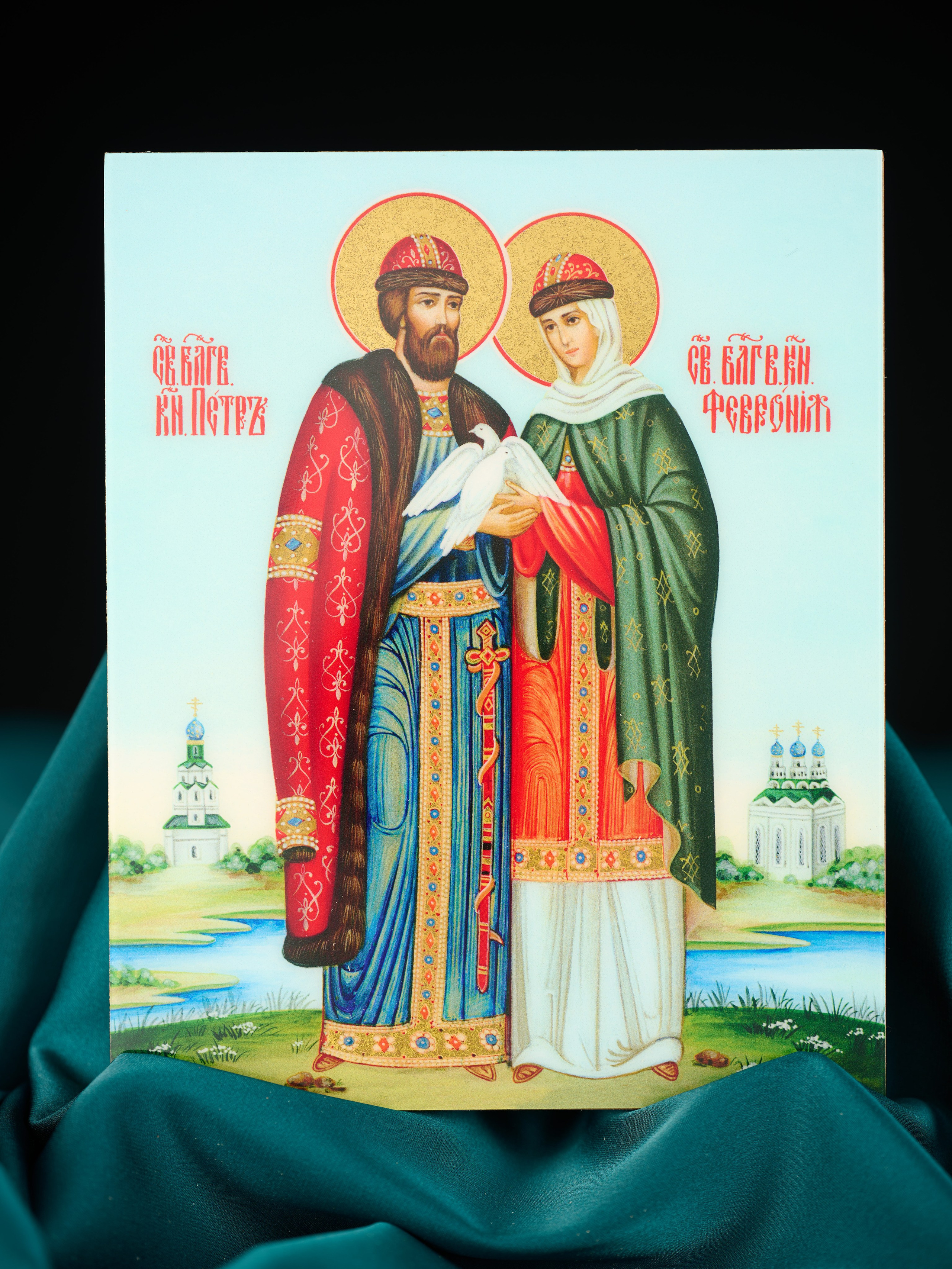 Иконы на досках