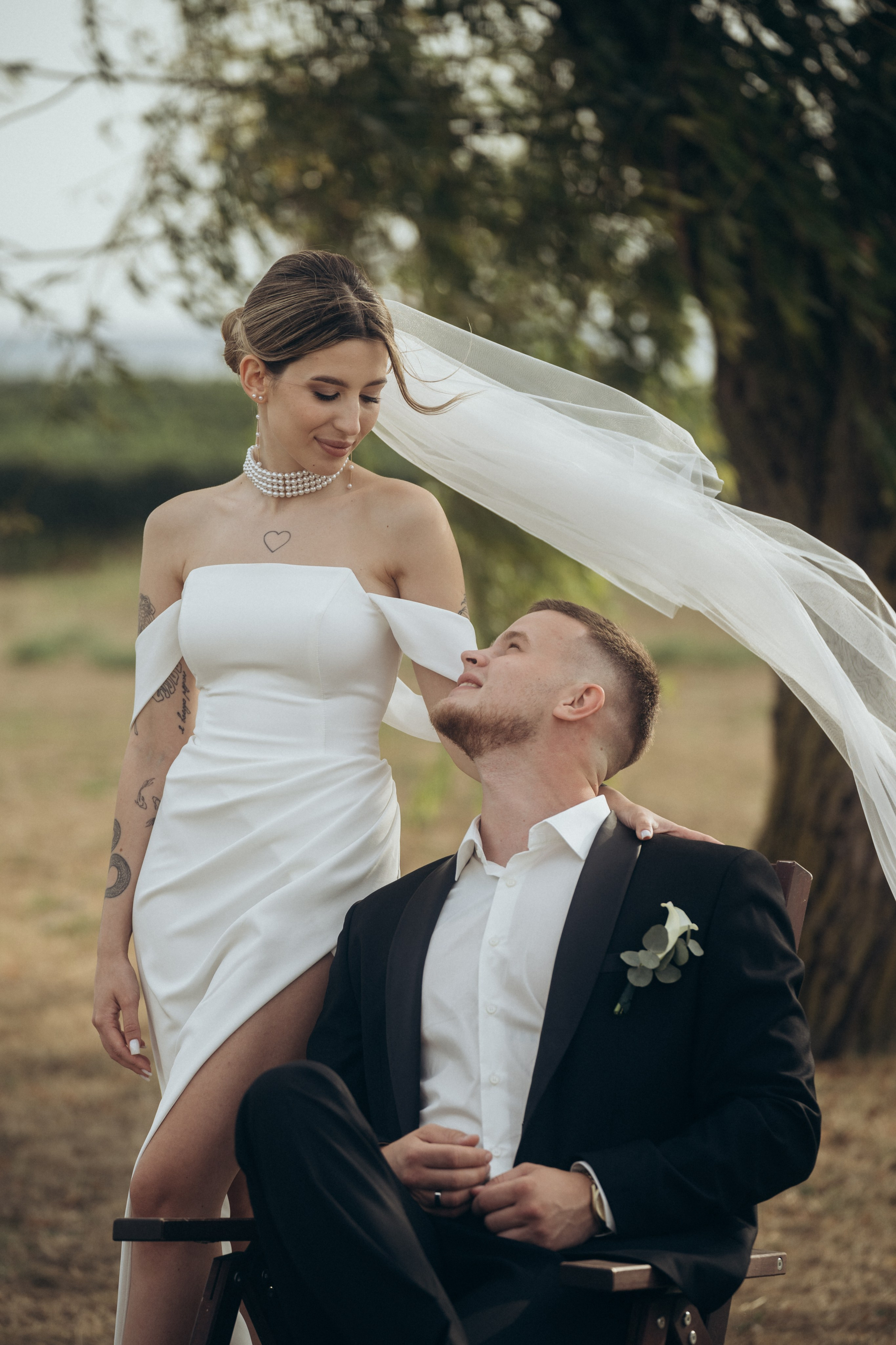 Смех и счастье на свадебных фотографиях в поместье Голубицкое