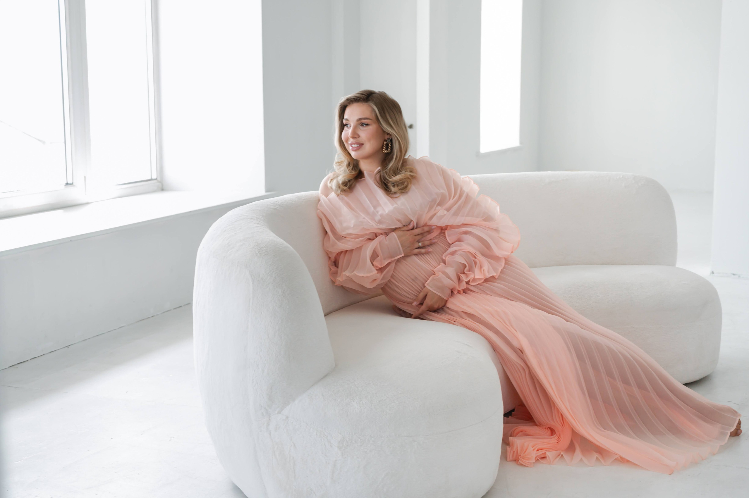 Профессиональный фотограф беременности в СПБ. Стильные фотосессии беременности в стиле минимализм и классическая фотография