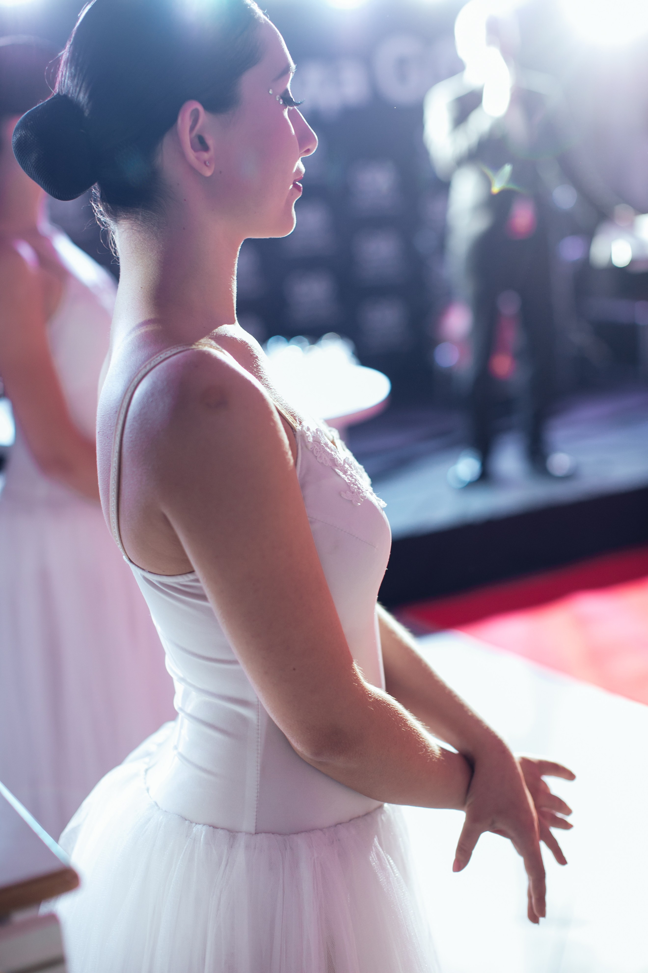 Балерины на встрече гостей