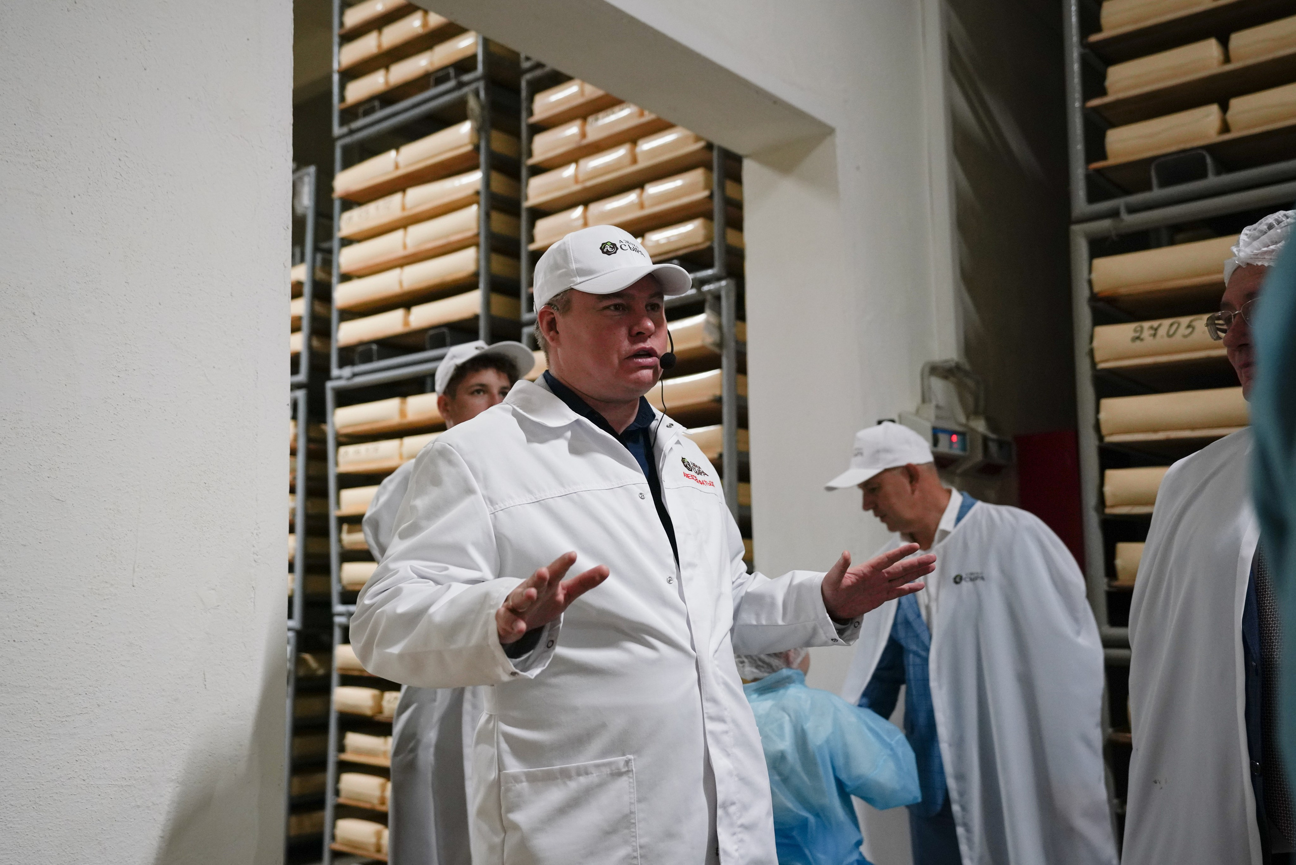 Съемка делегации на заводе Азбука сыра. Фотограф Казань