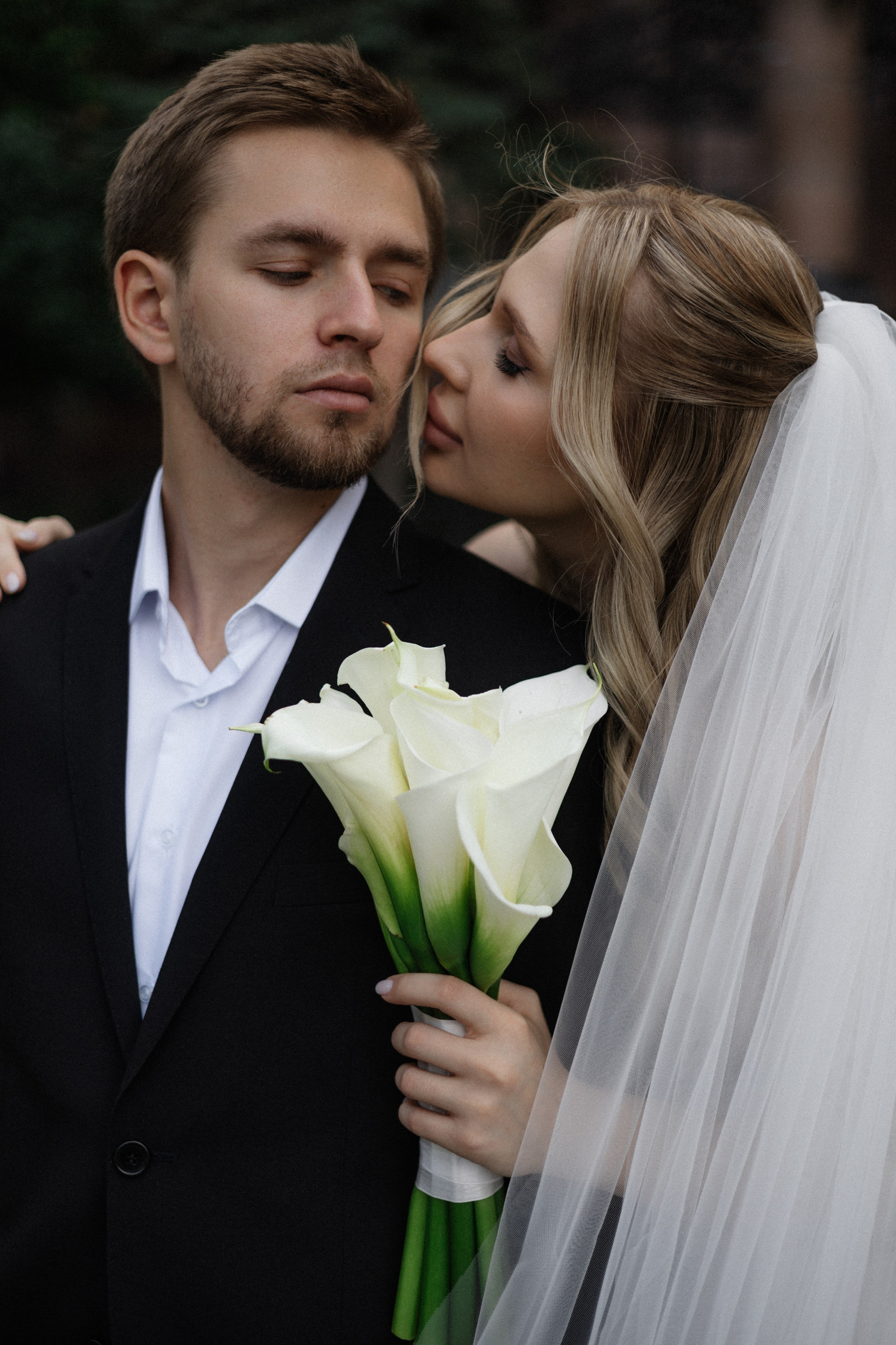 Арина и Дима. Сборы, роспись и прогулка. Свадебный и портретный фотограф в Москве Анастасия Масюк