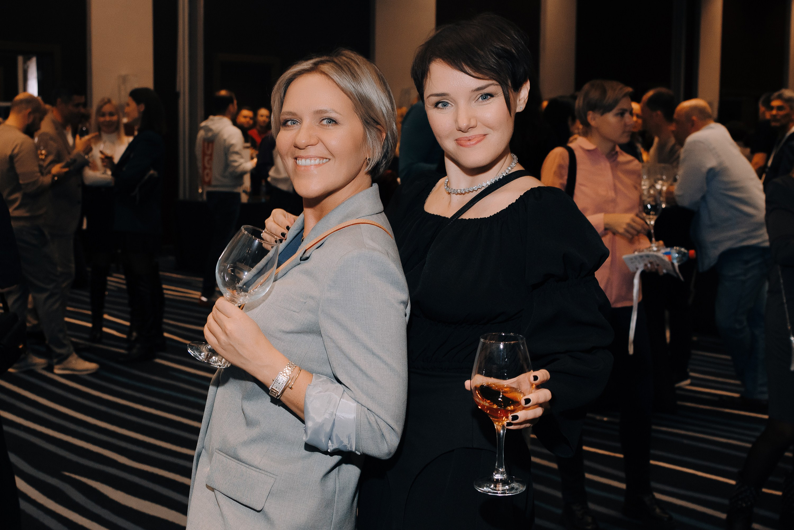 ФЕСТИВАЛЬ ВИНА И КРЕПКИХ НАПИТКОВ МАВТ-ВИНОТЕКА. Репортажный фотограф Зуев Роман г. Челябинск