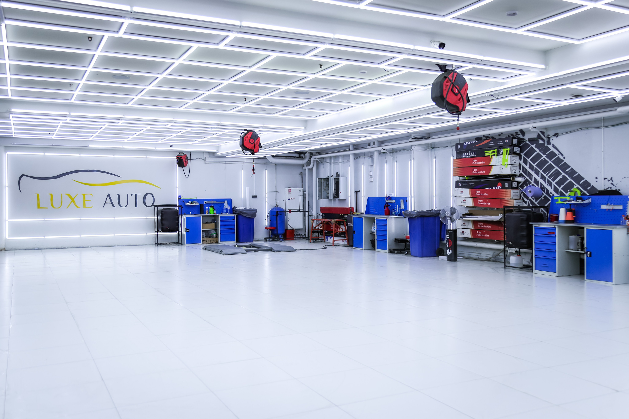 LUXE AUTO DETAILING. Mixturecaptures