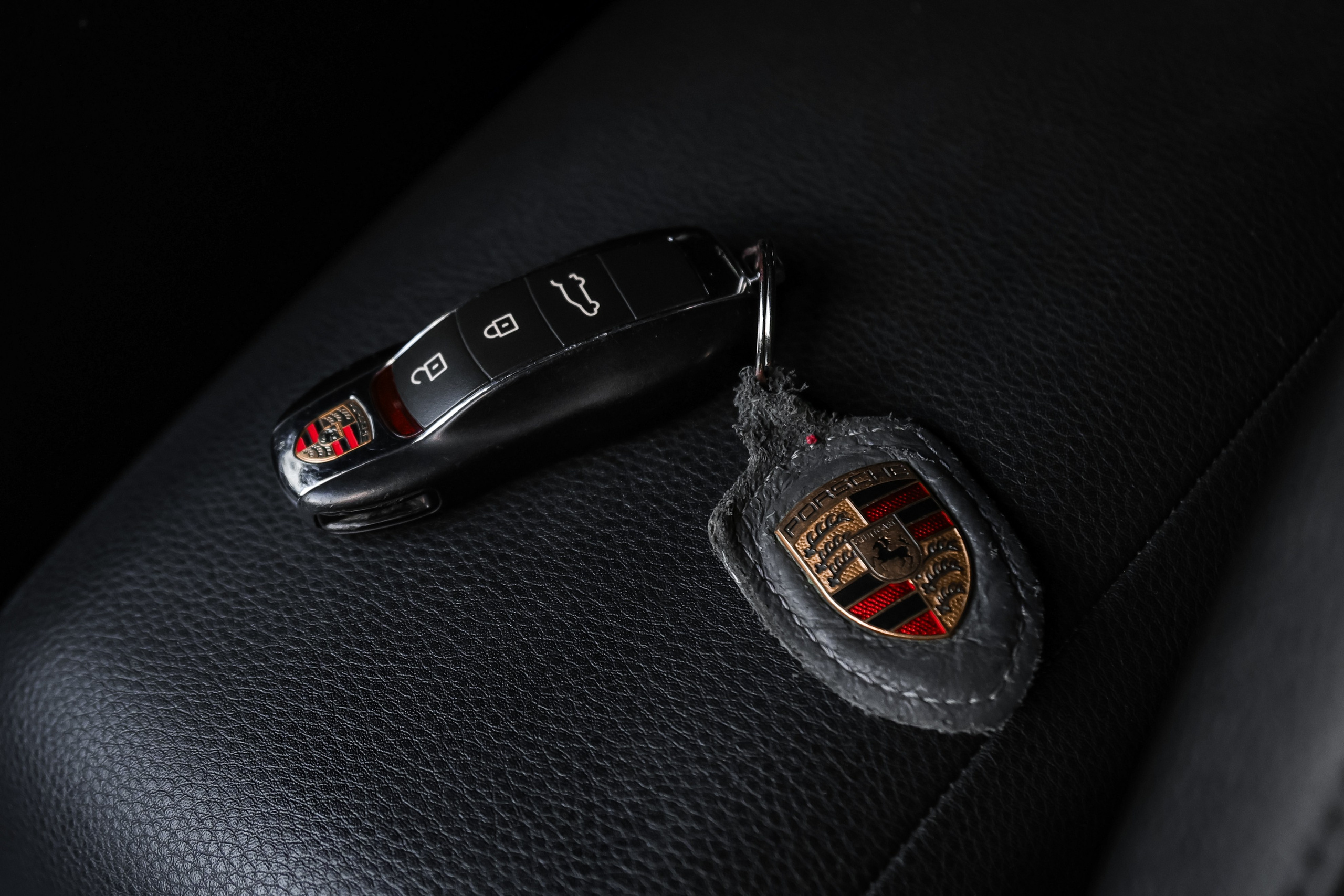 2020 PORSCHE MACAN. Mixturecaptures