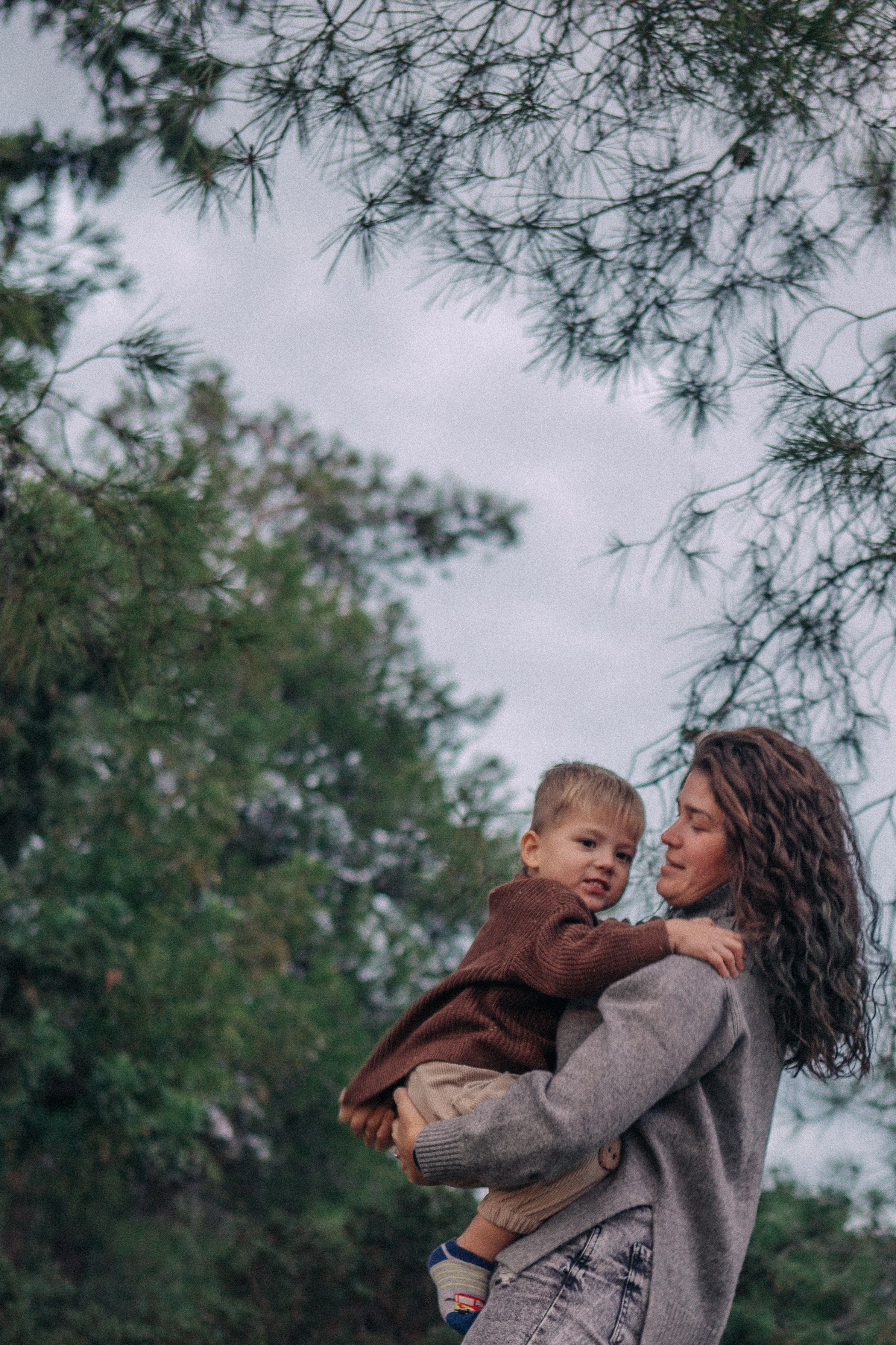 Nastya & Mr. Racoon. Portrait, family and pet photographer in Cyprus, Ksenia Bourdelle