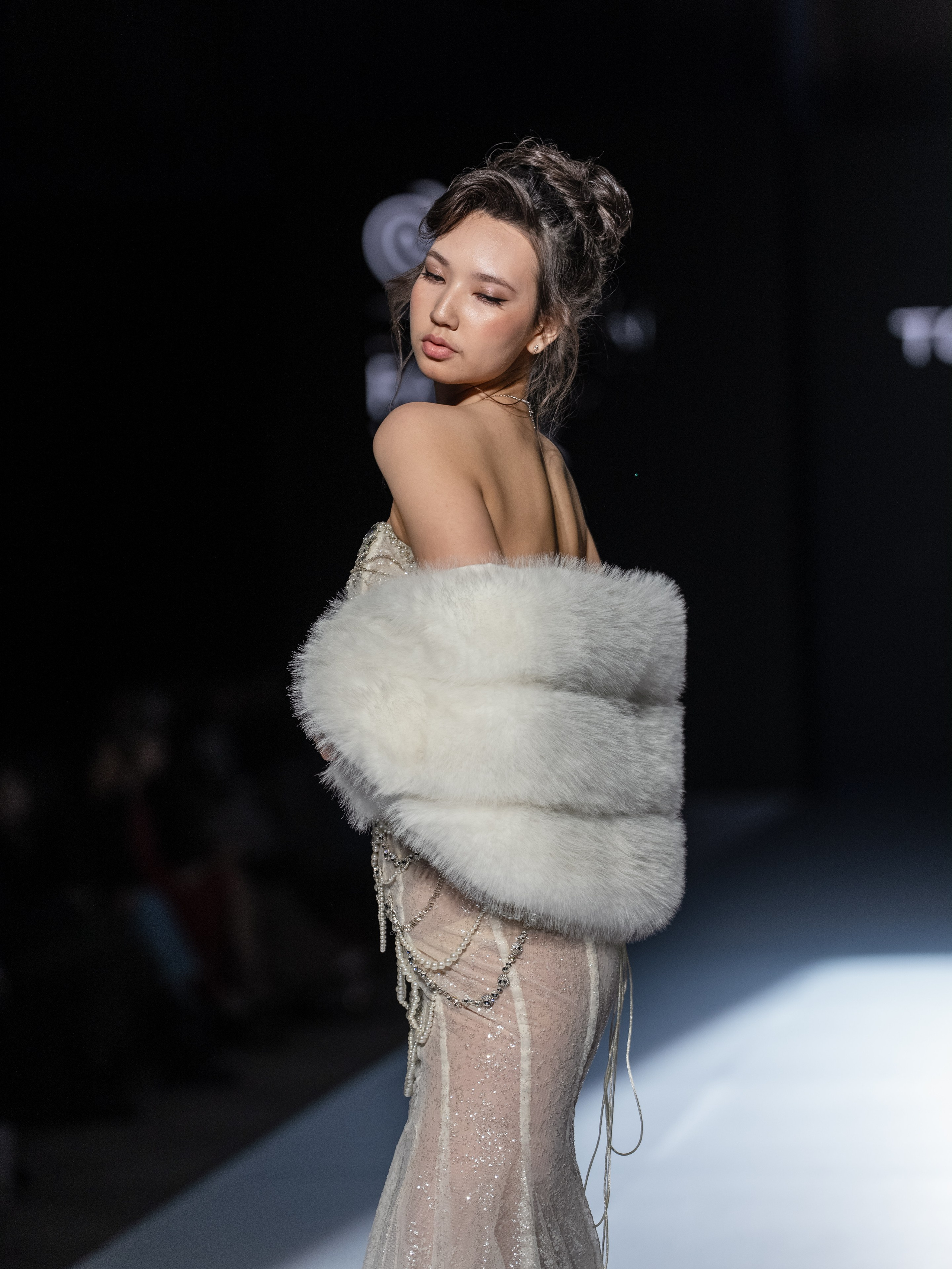 Eurasia Fashion Week Tomoyov. Сайт Алматинского НЮ АРТ, будуар и фэшн фотографа Дениса Карпенко