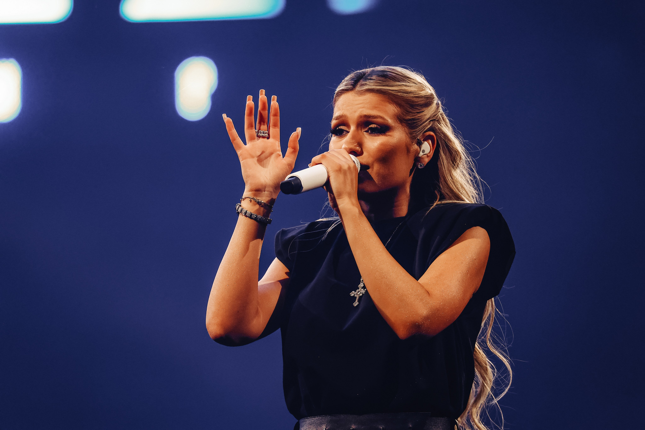 ПЕРВАЯ ЛЕДИ @LIVE ARENA