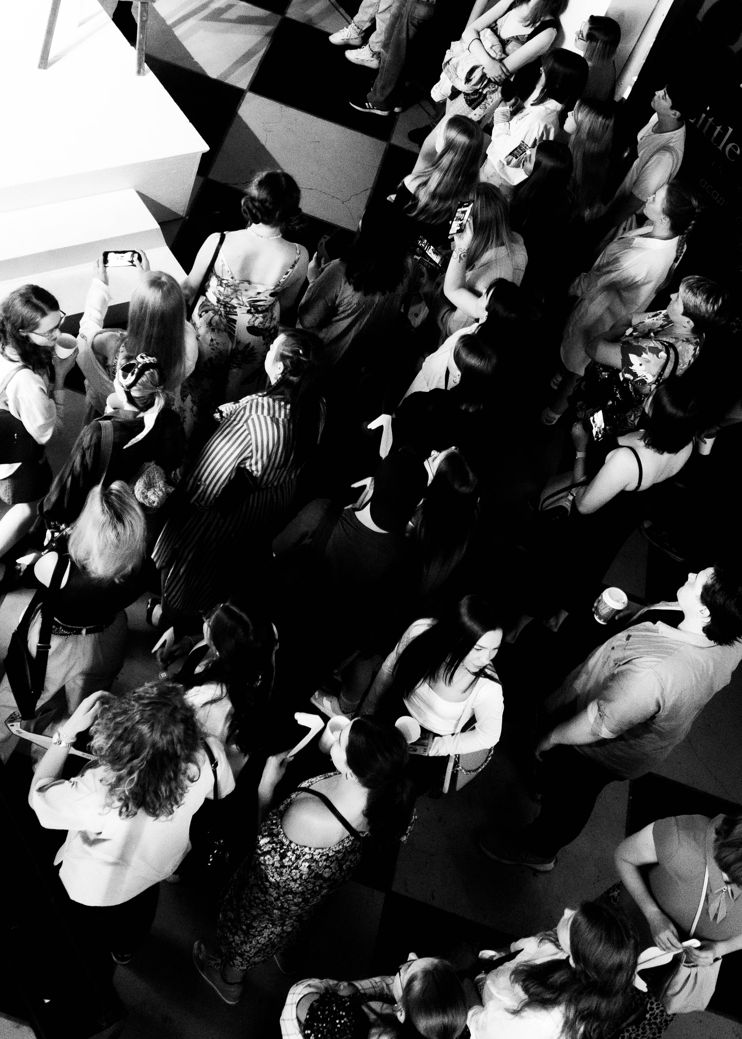 Выставка Сенсивити. Кир Анисин. Режиссер & фотограф