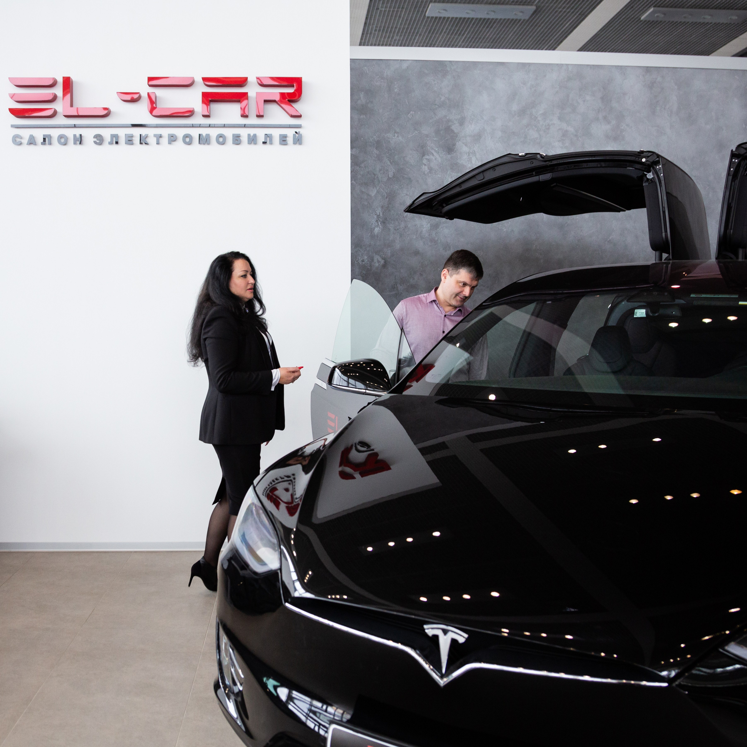 Салон электромобилей El-Car. Свадебный фотограф Пермь Олеся Брагина