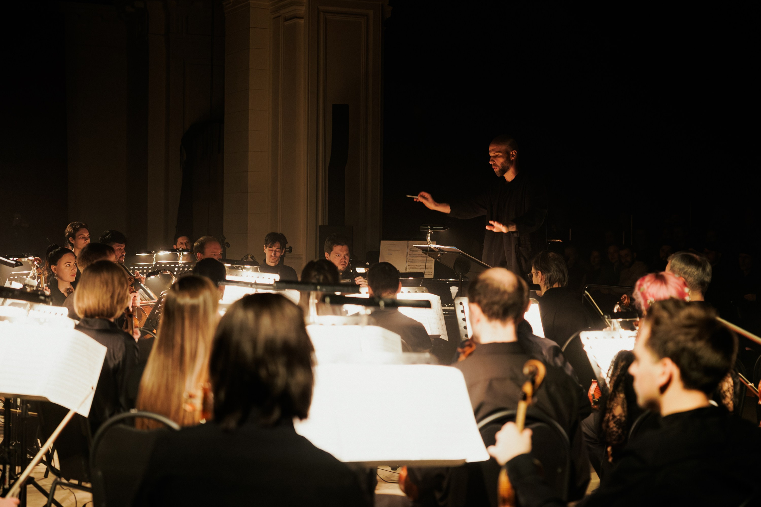 Концерт музыки композитора-резидента Алексея Ретинского «Dom Radio». Репортажный фотограф в Санкт-Петербурге Александр Паклин