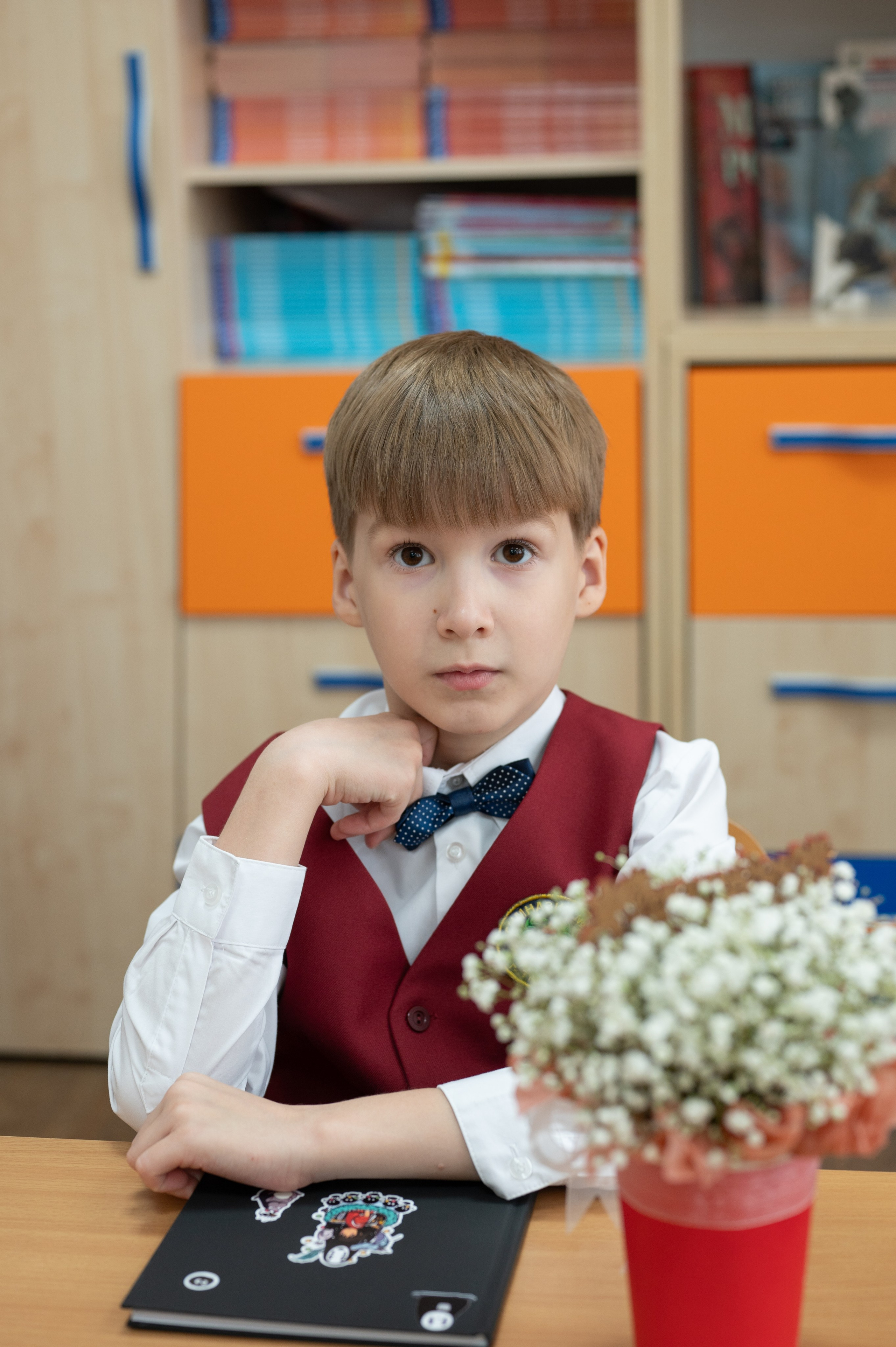 1 сентября 16 гимназия 2 класс (линейка + в классе+ на улице). Фотограф новорожденных, семейный детский в Тюмени Татьяна Морозова