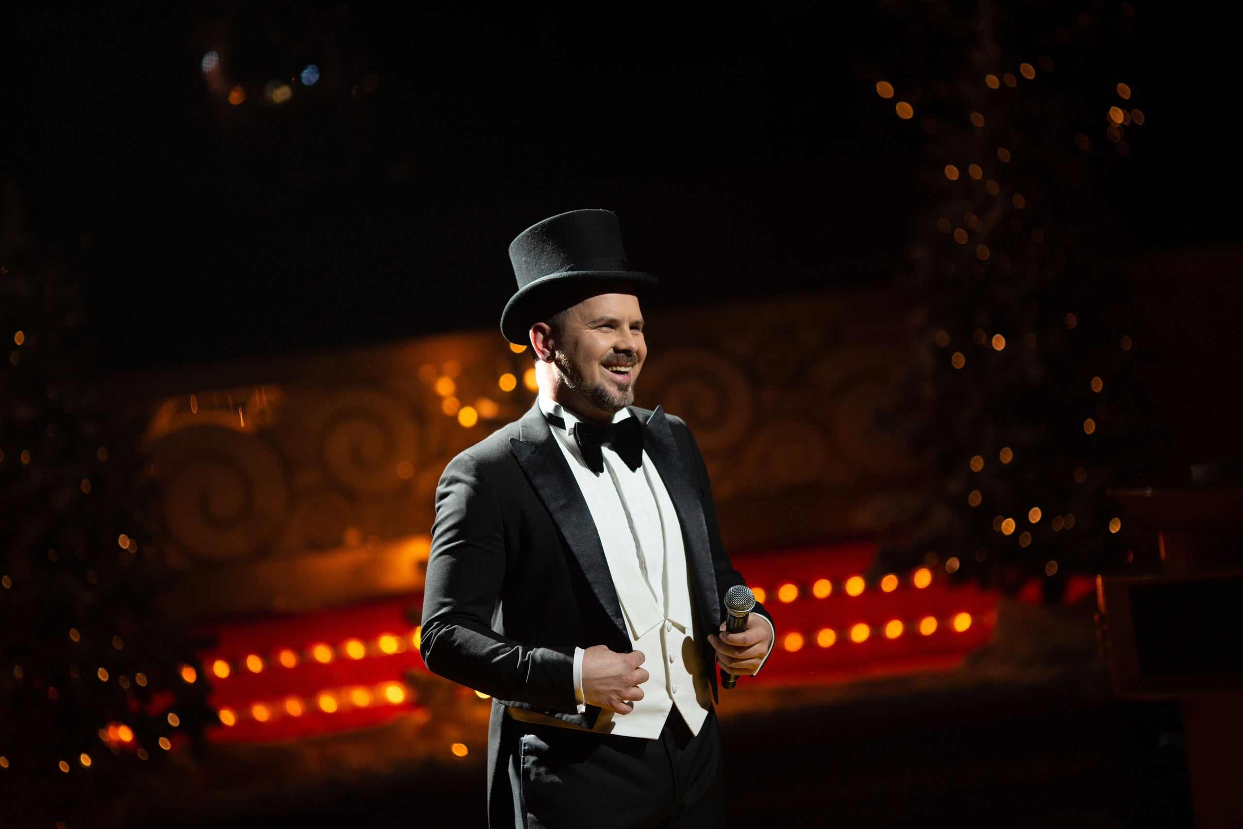 Угадай мелодию 2022. Свадебный и семейный фотограф