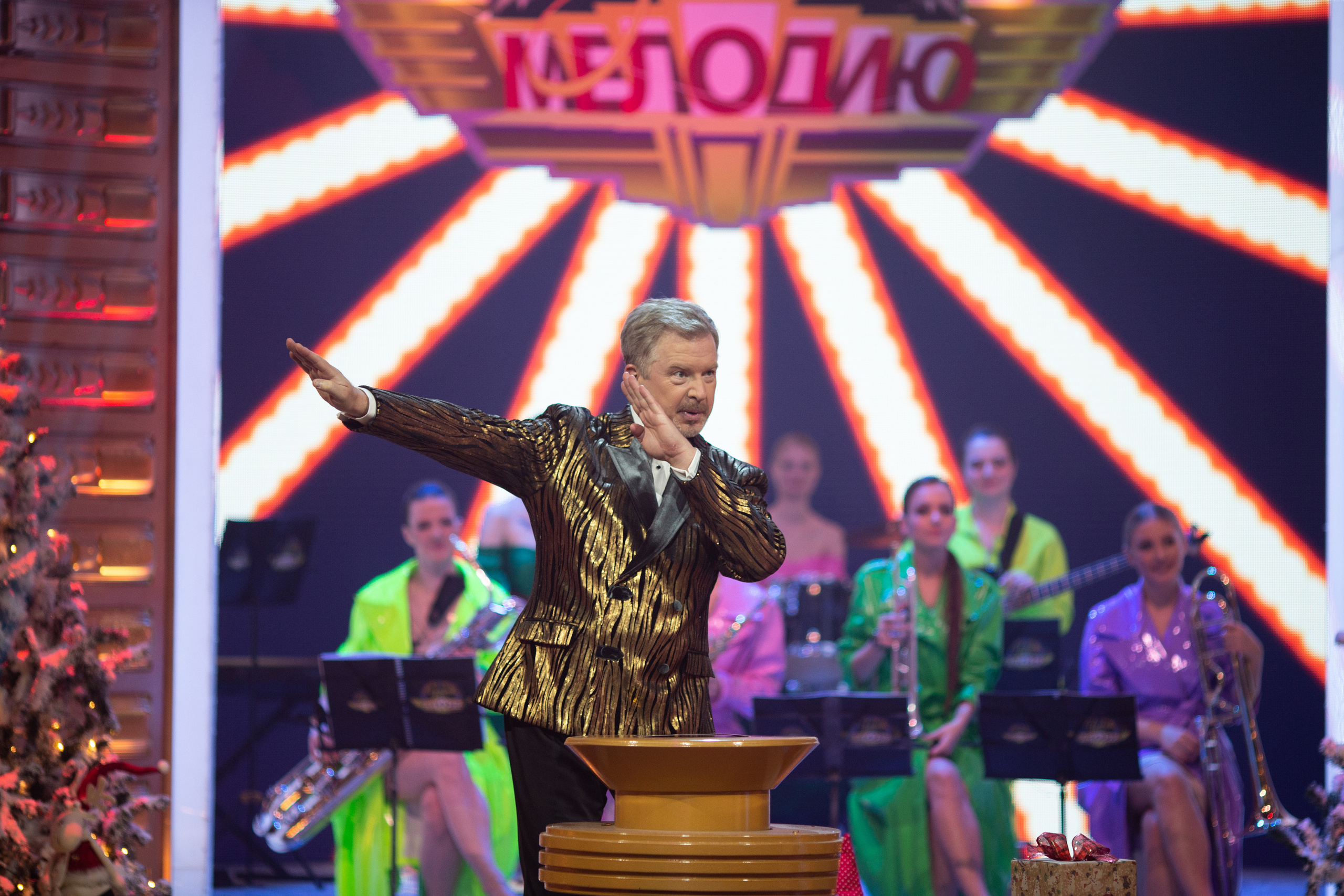 Угадай мелодию 2022. Свадебный и семейный фотограф