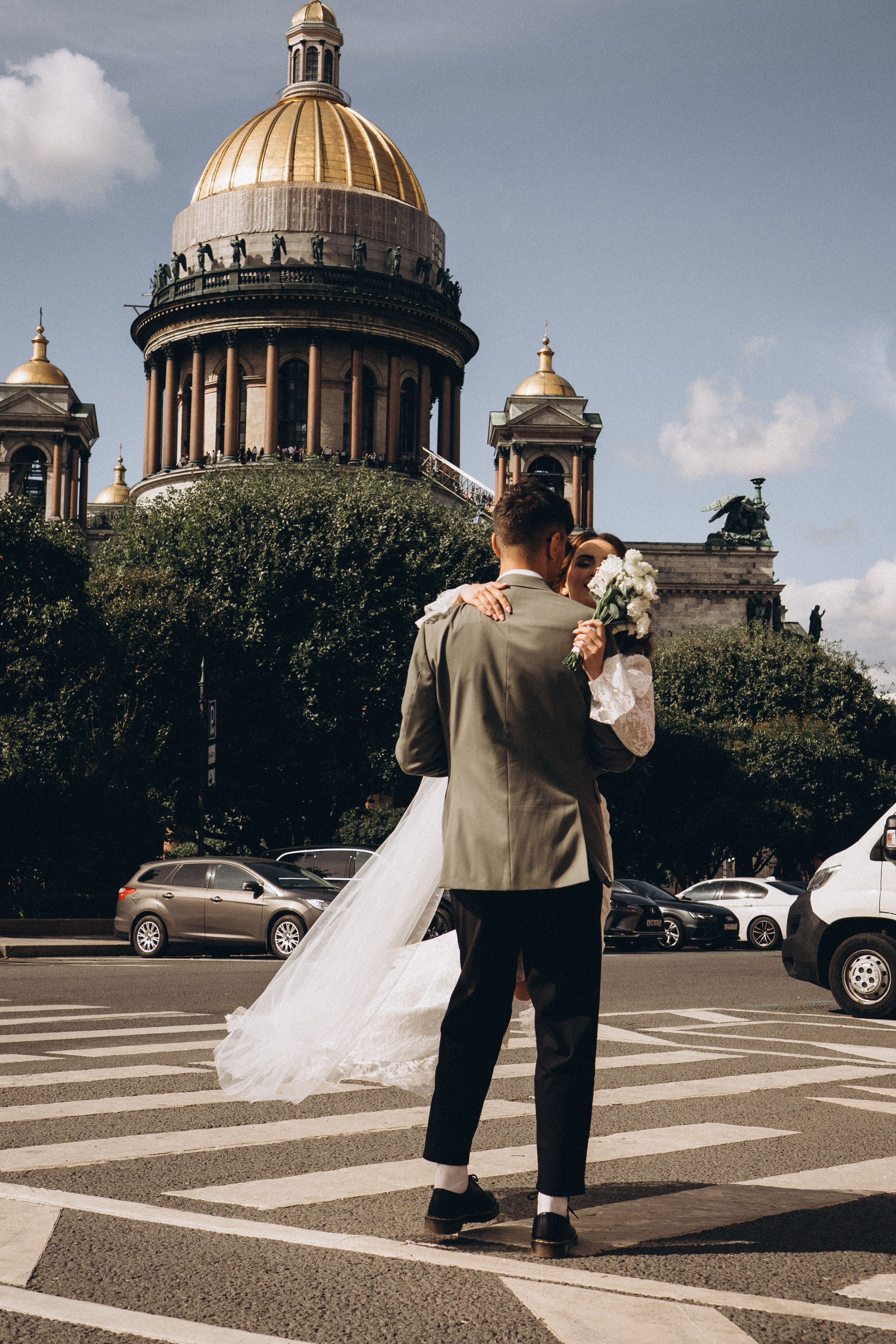 СВАДЕБНАЯ ПРОГУЛКА ВОЗЕ ИСАИКЕВСКОГО СОБОРА АСТОРИИ И ЗАКОНОДАЛЕТНОГО СОБРАНИЯ. Профессиональный фотограф, Санкт-Петербург — Виктория Богомолова