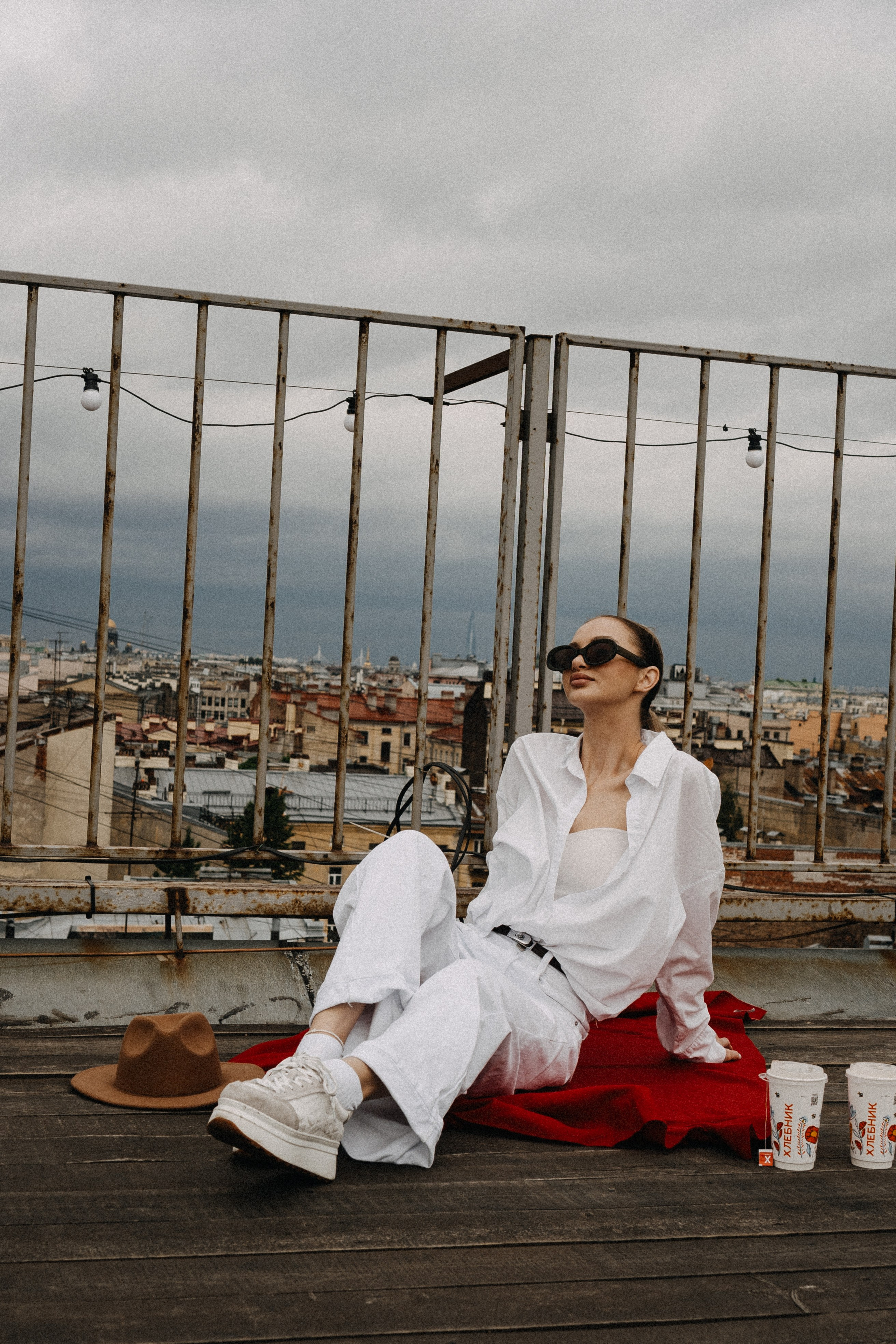 МЫ ГУЛЯЛИ ПРО КРЫШАМ ПИТЕРА. Профессиональный фотограф, Санкт-Петербург — Виктория Богомолова