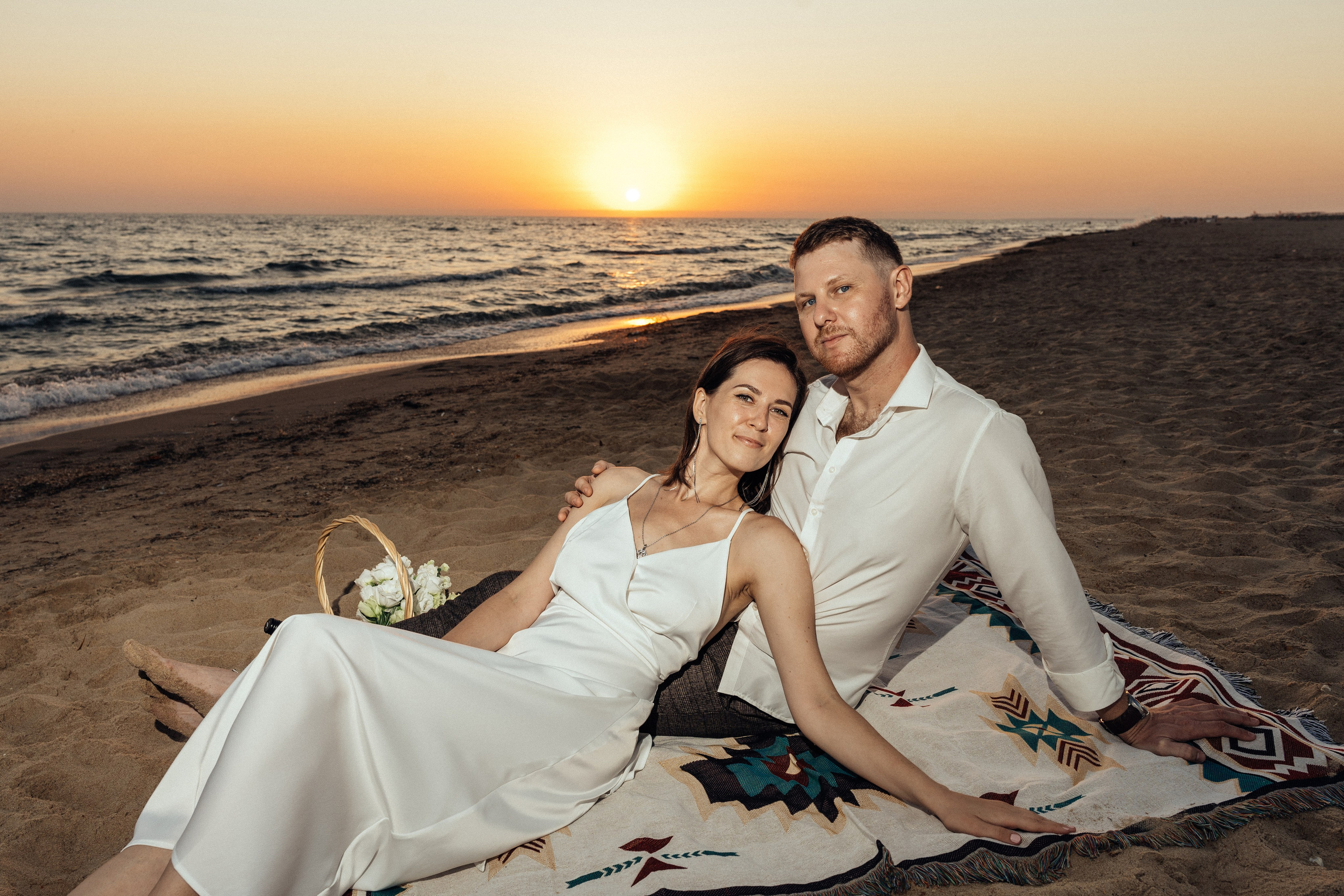 Романтическая фотосессия, закат на море, свадебная фотосессия