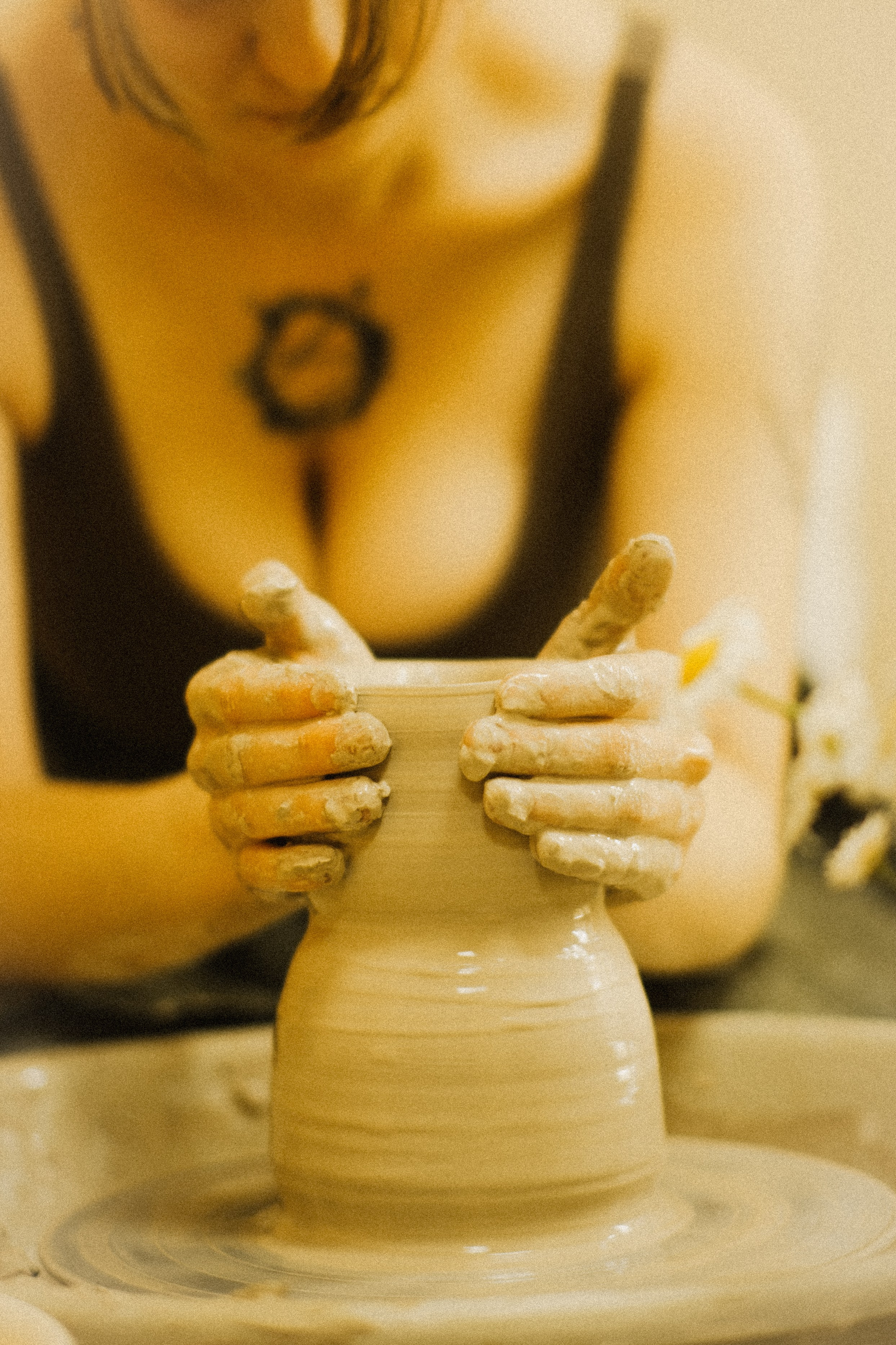 Контент для студии керамики «Flowers & Chill». Коммерческий и Портретный Фотограф Симферополь Крым Максим Махо