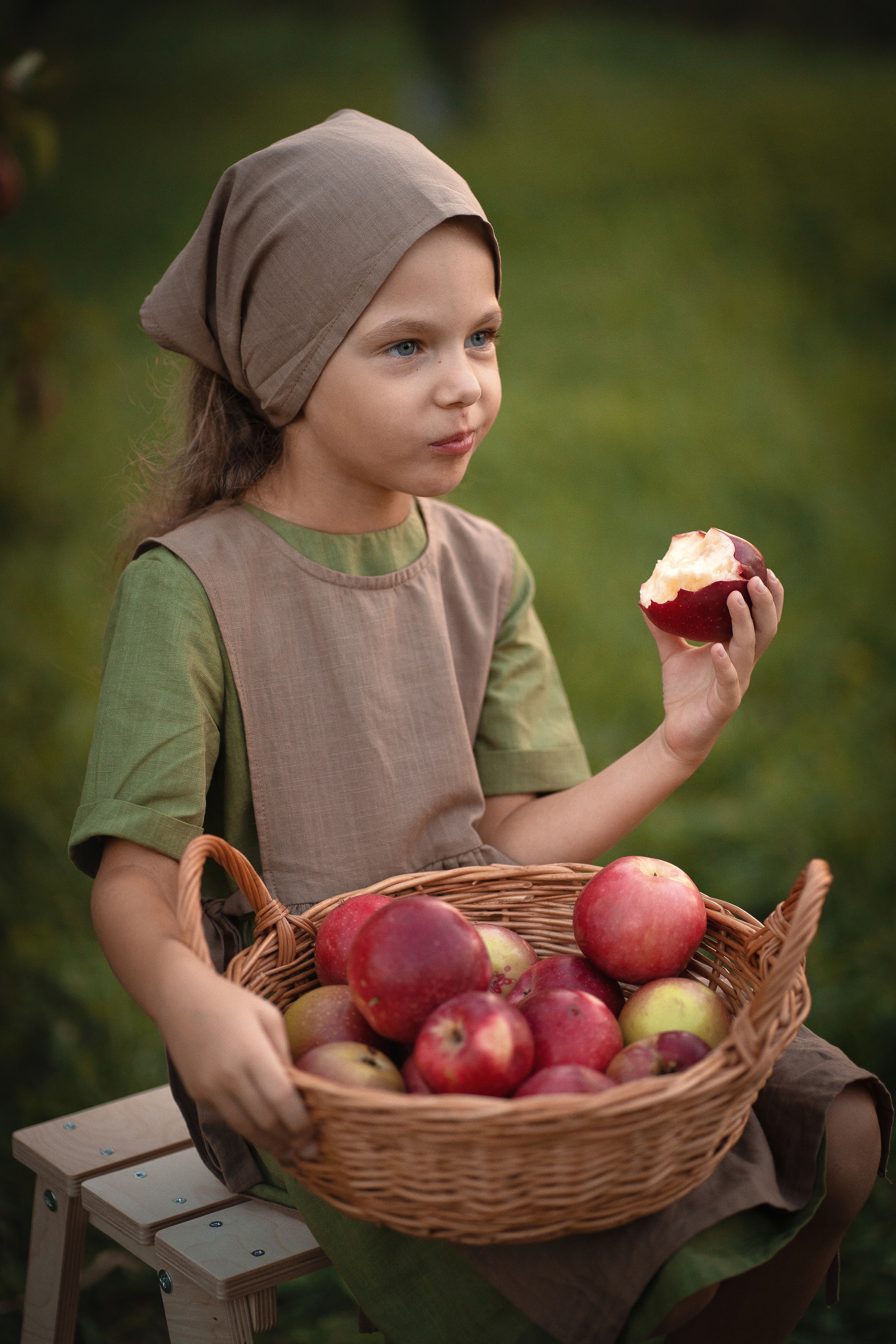 Яблочное изобилие. Семейный и детский фотограф Мария Лютикова