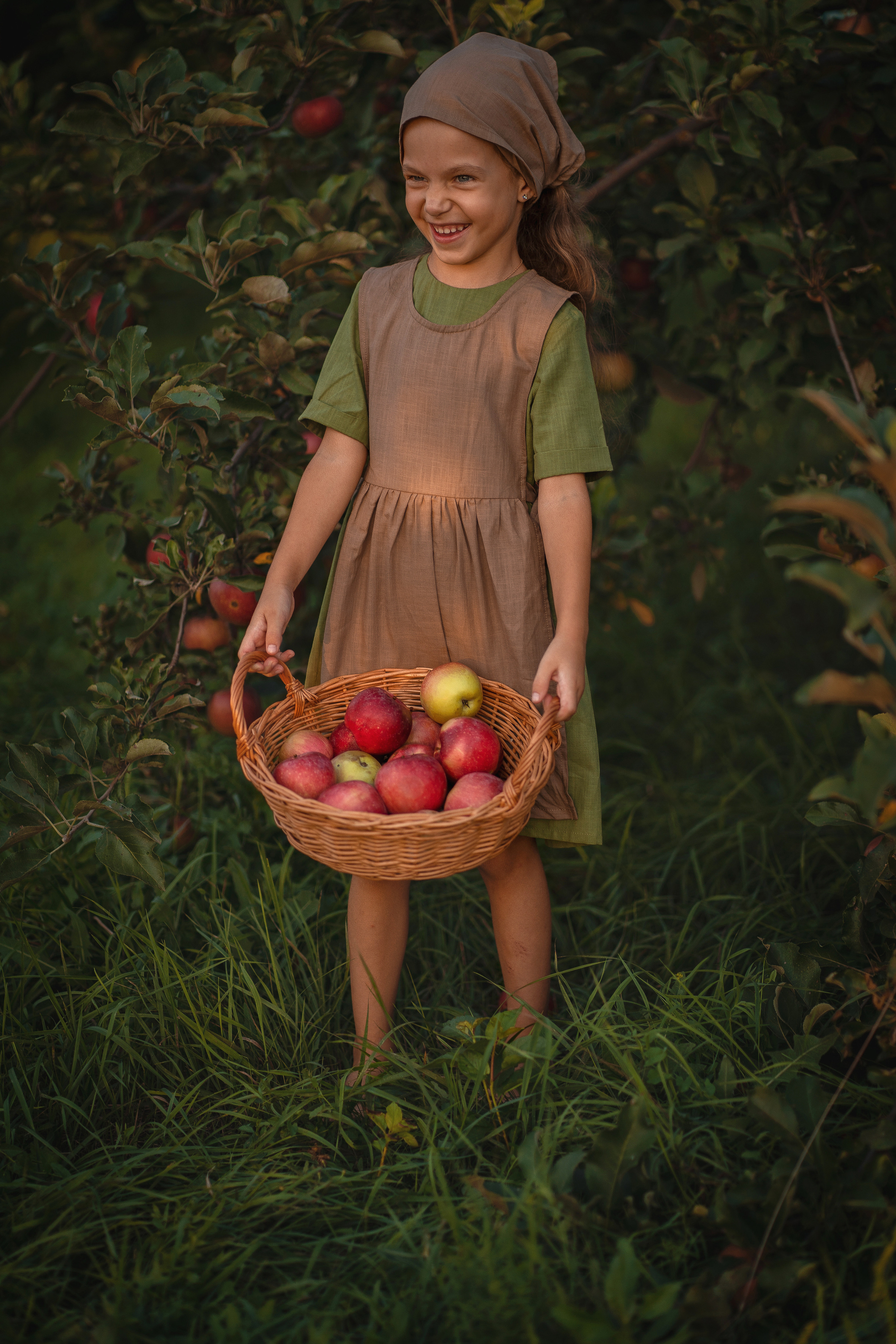 Яблочное изобилие. Семейный и детский фотограф Мария Лютикова