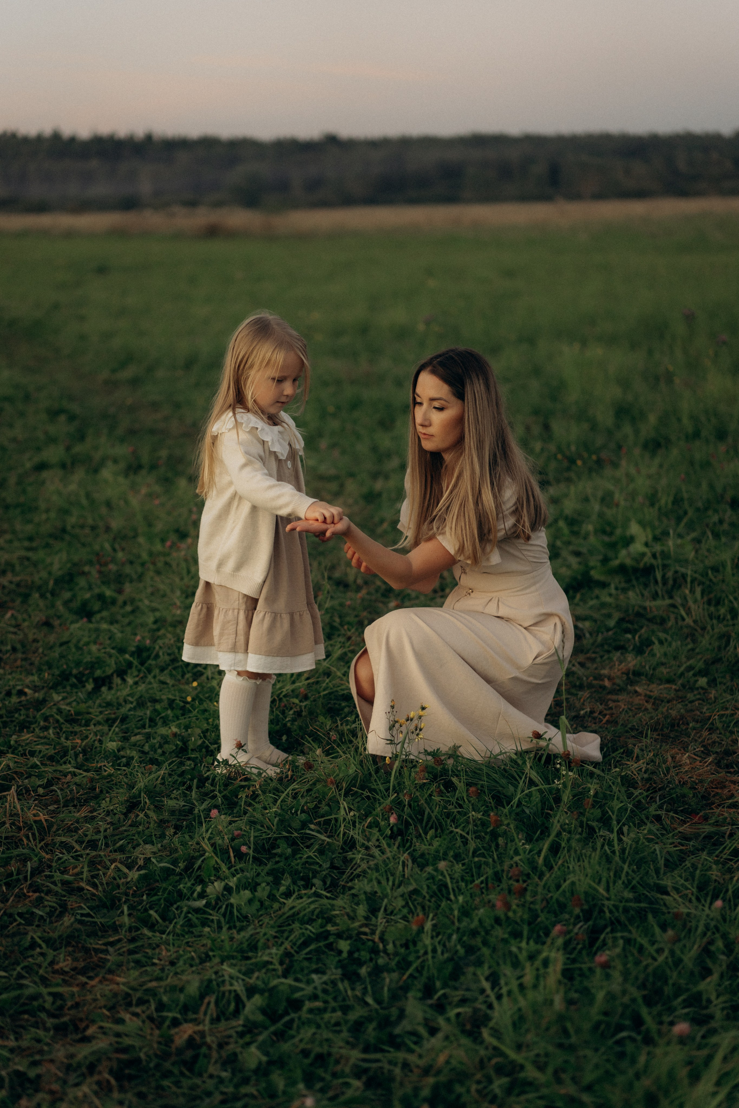 Летний вечер в поле. Семейный lifestyle фотограф в Москве Рената Рафикова