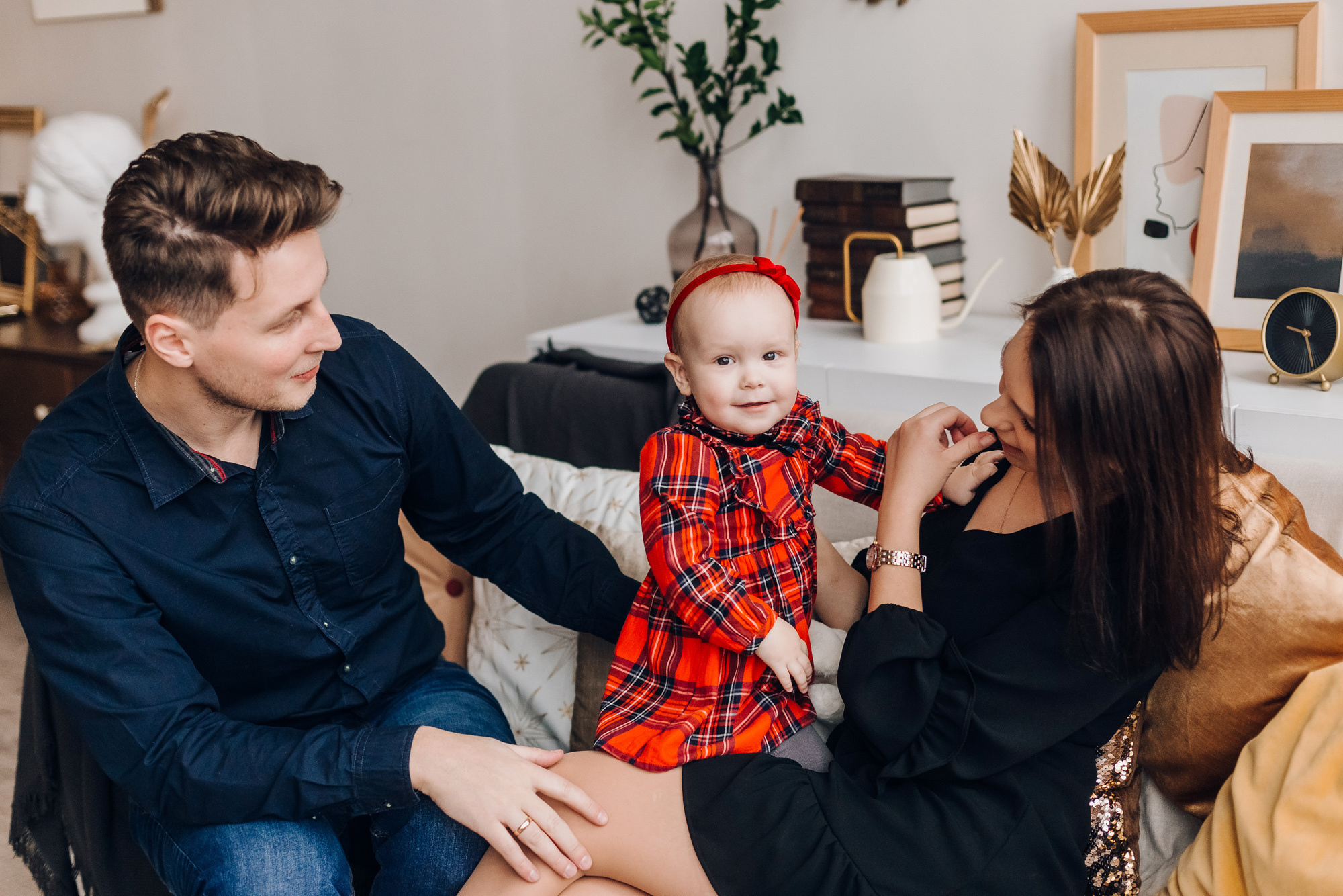 Оля, Алексей и Соня (новый год 2020). Семейный фотограф в Минске Саша Павлюк