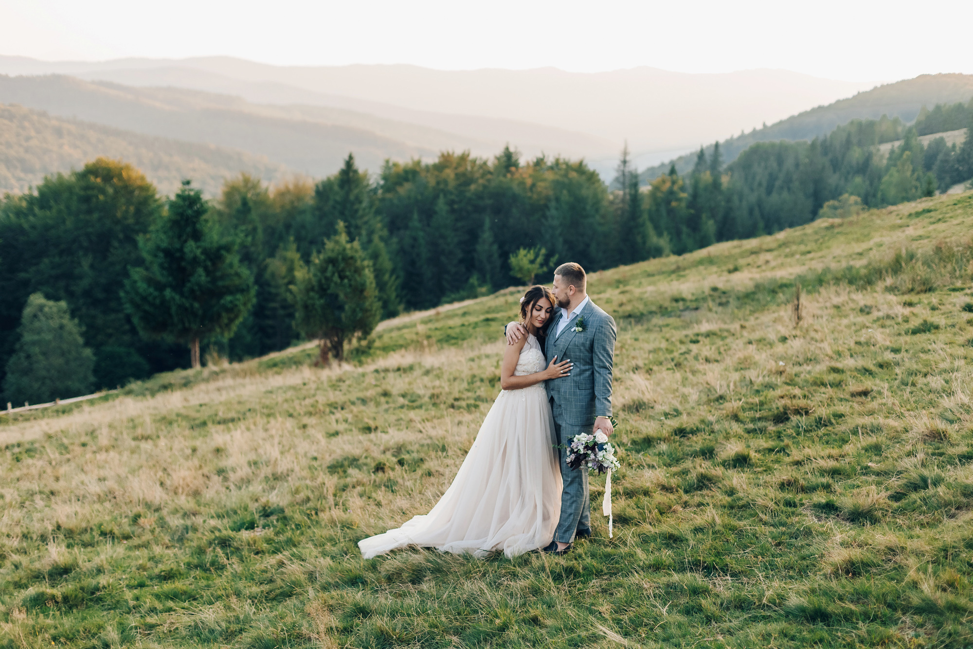 Александра и Евгений (Свадьба высоко в горах). Семейный фотограф в Минске Саша Павлюк
