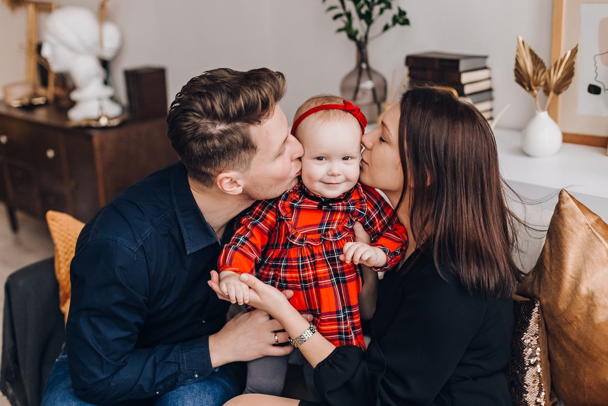 Оля, Алексей и Соня (новый год 2020). Семейный фотограф в Минске Саша Павлюк