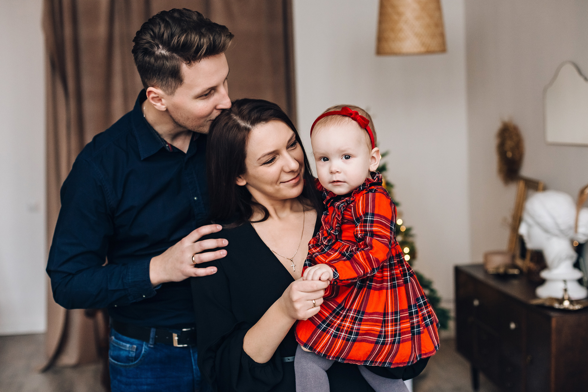 Оля, Алексей и Соня (новый год 2020). Семейный фотограф в Минске Саша Павлюк