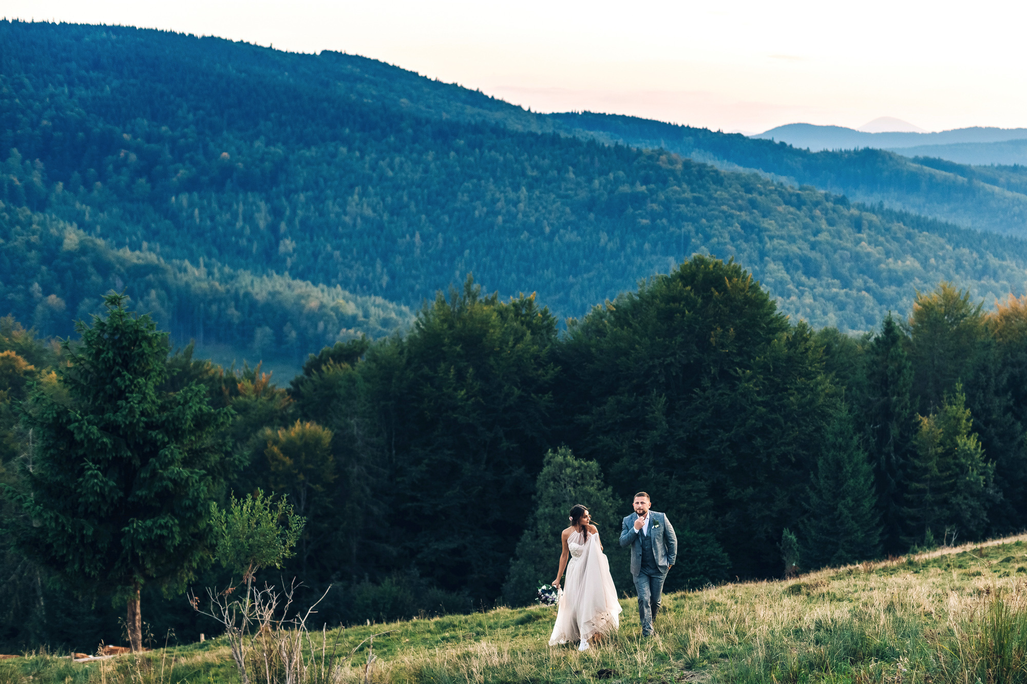 Александра и Евгений (Свадьба высоко в горах). Семейный фотограф в Минске Саша Павлюк