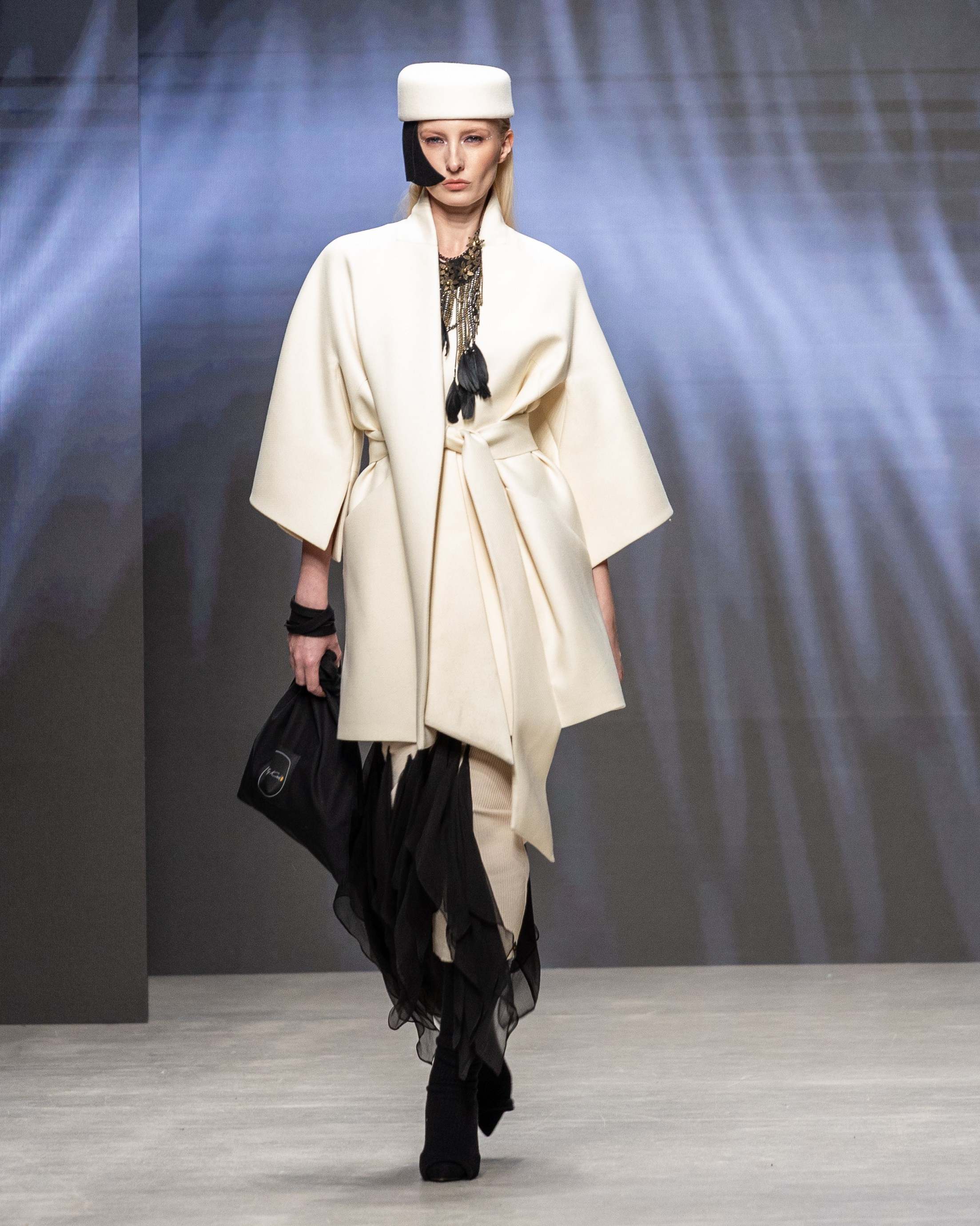 Показ коллекции Nelly Kruk (Нижний Новгород): Московская неделя моды 15 марта 2025. Фотосессии и репортаж — Фотограф в Москве — Рина Серёгина